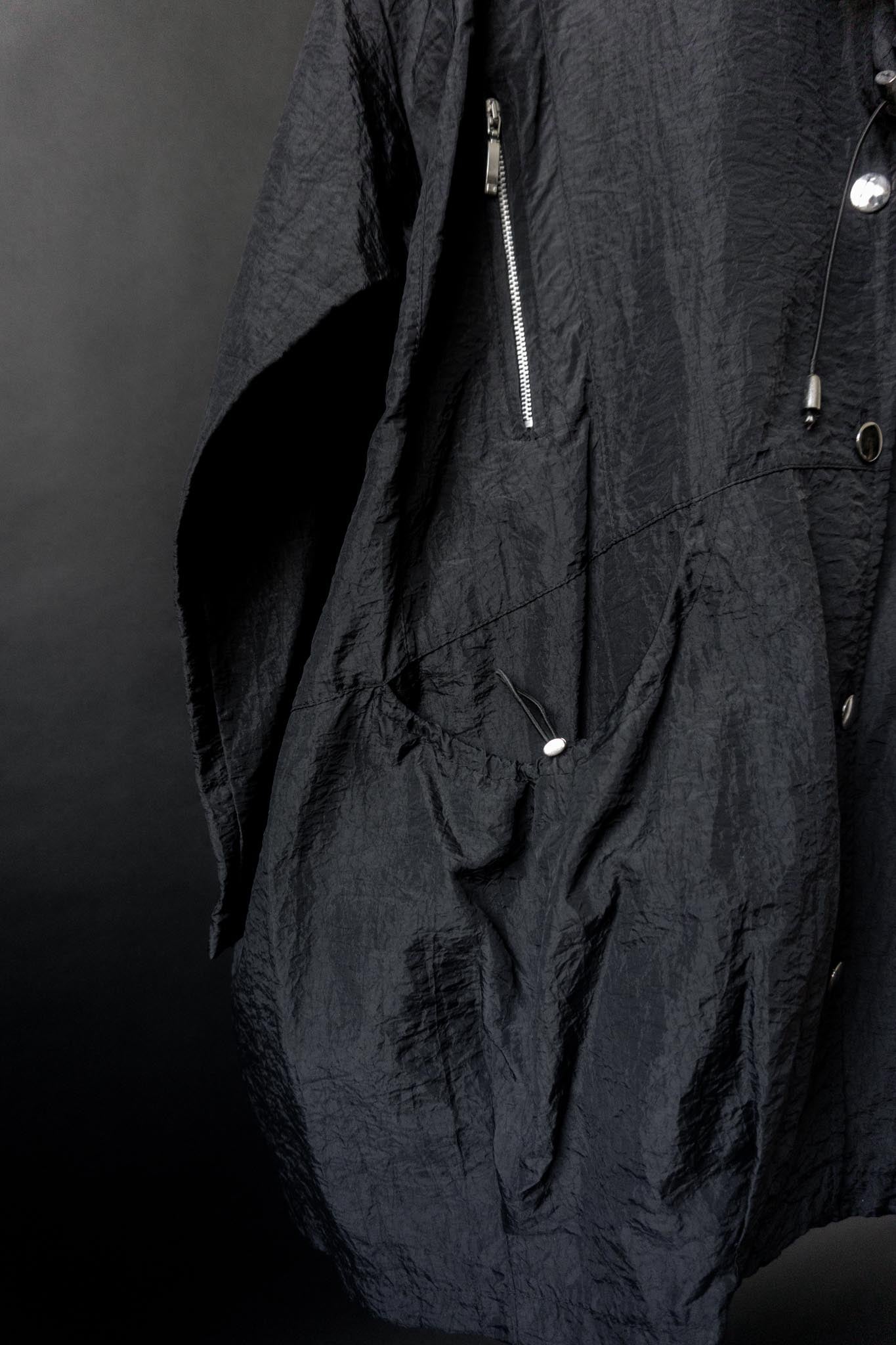 Vintage avantgarde Nylonjacke, Kapuze, L–XL
