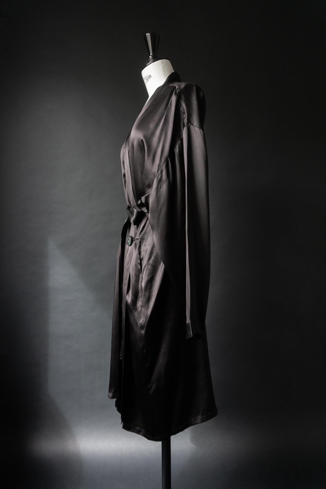 Vintage Kimono, schwarze Seide, M–L