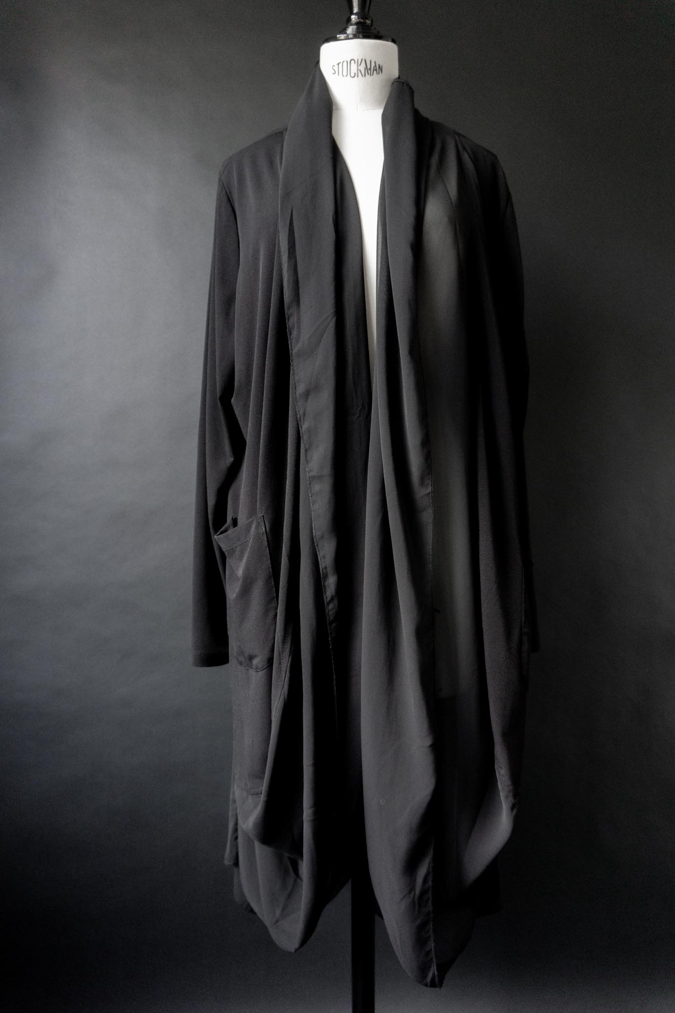 Vintage Jersey Cardigan mit Chiffon Details in Schwarz, L–XXL