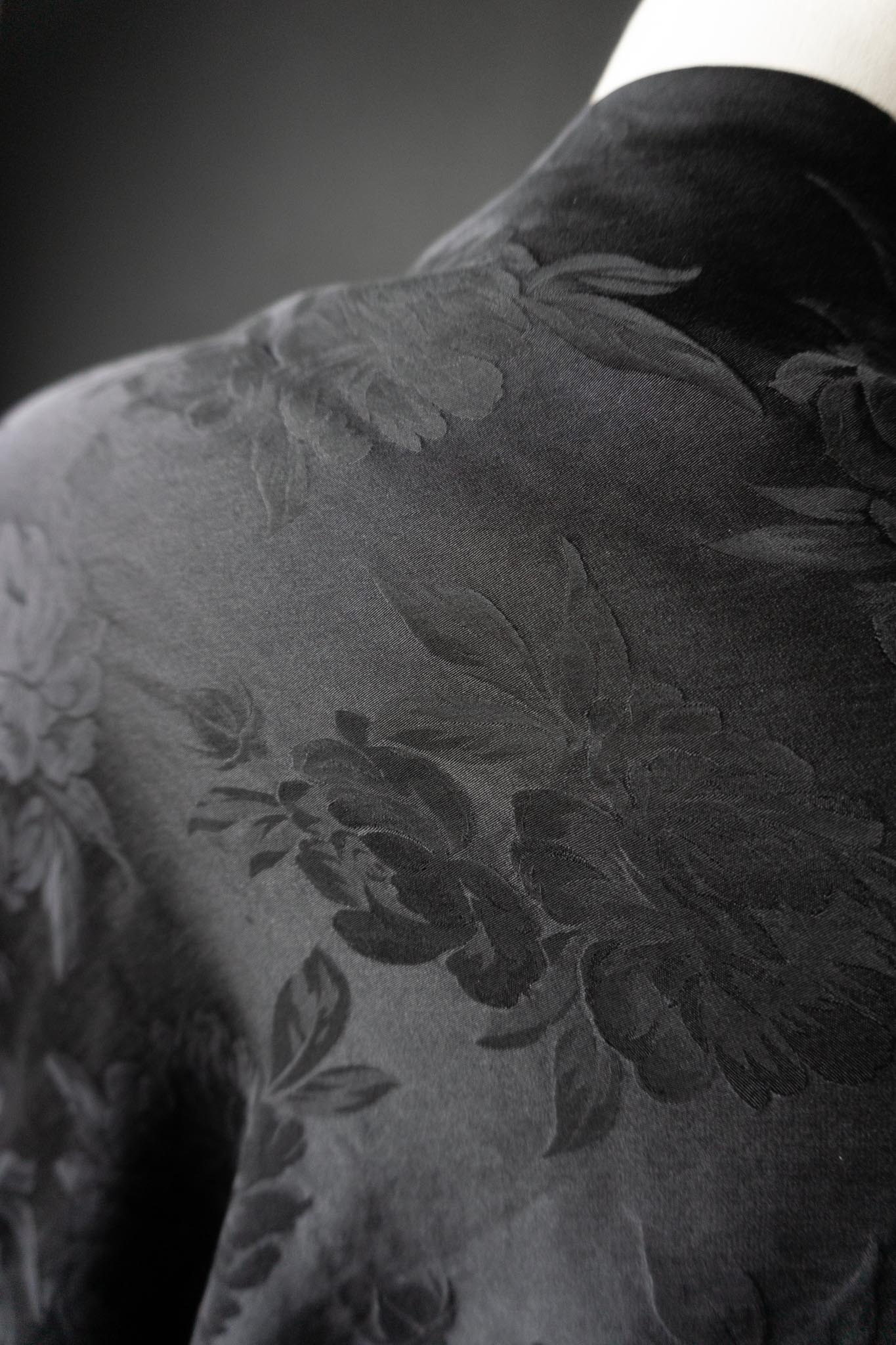 Vintage witchy Seidentuch mit Rosenjacquard und Fransen