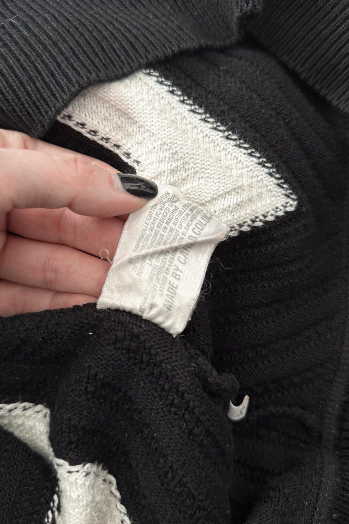 Vintage 90s Carlo Colucci Pullover – Schwarz mit Chevronmuster, XL