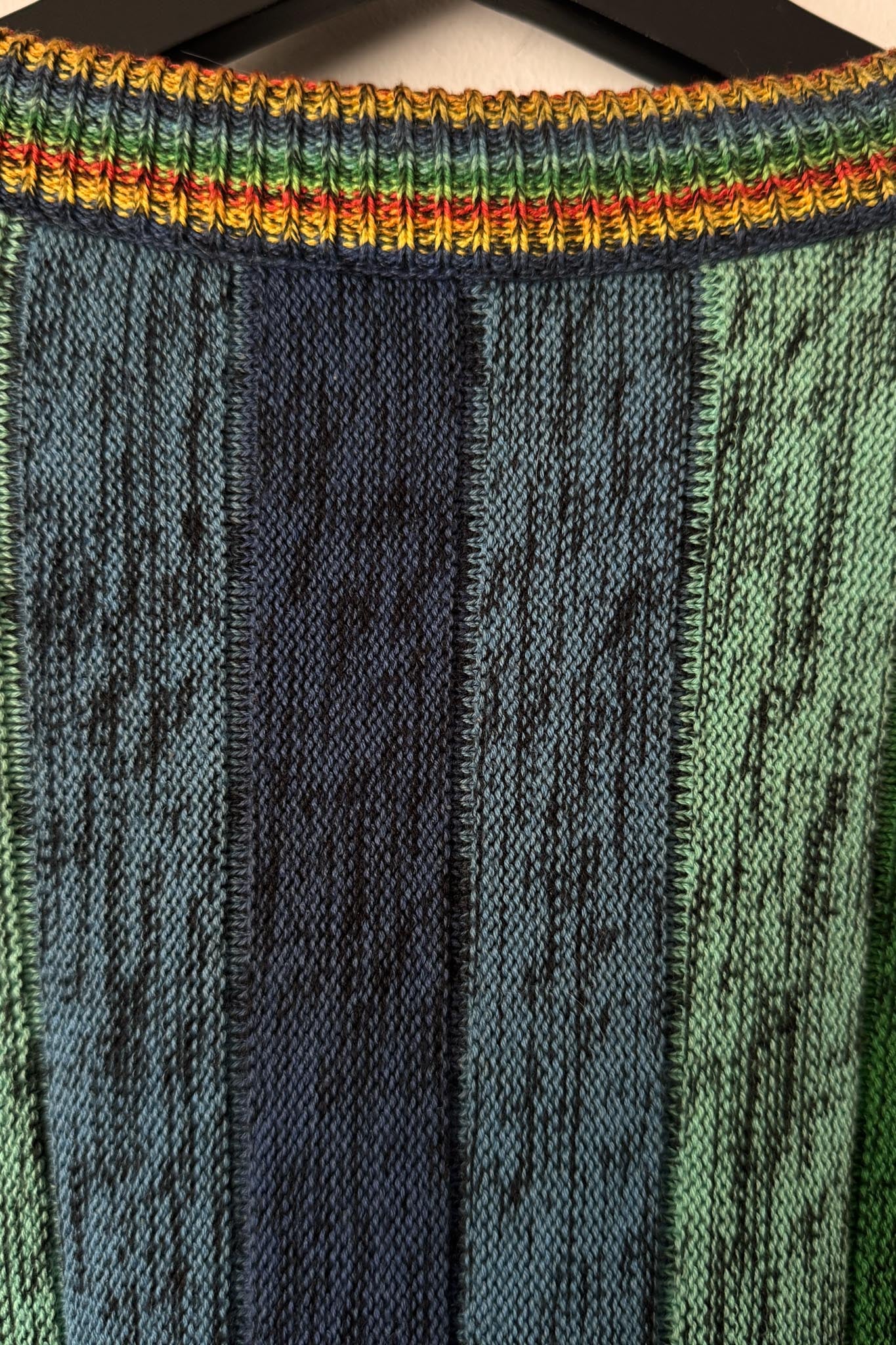 Vintage Carlo Colucci Rainbow Strukturpullover, M–XL