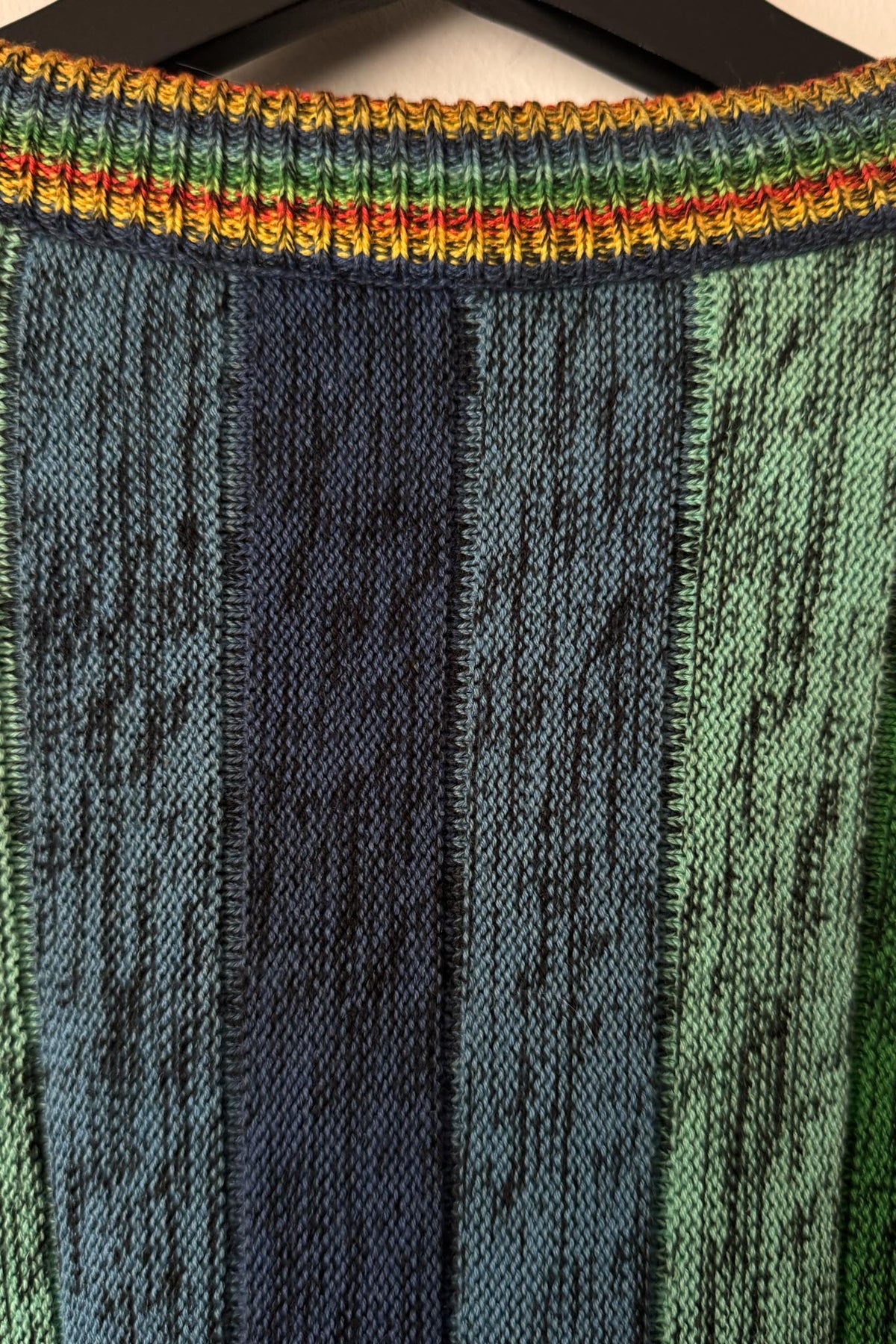Vintage Carlo Colucci Rainbow Strukturpullover, M–XL
