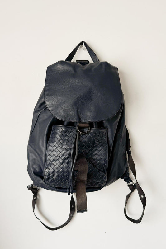 Vintage Bottega Veneta Lederrucksack in Dunkelblau mit Intrecciato-Details