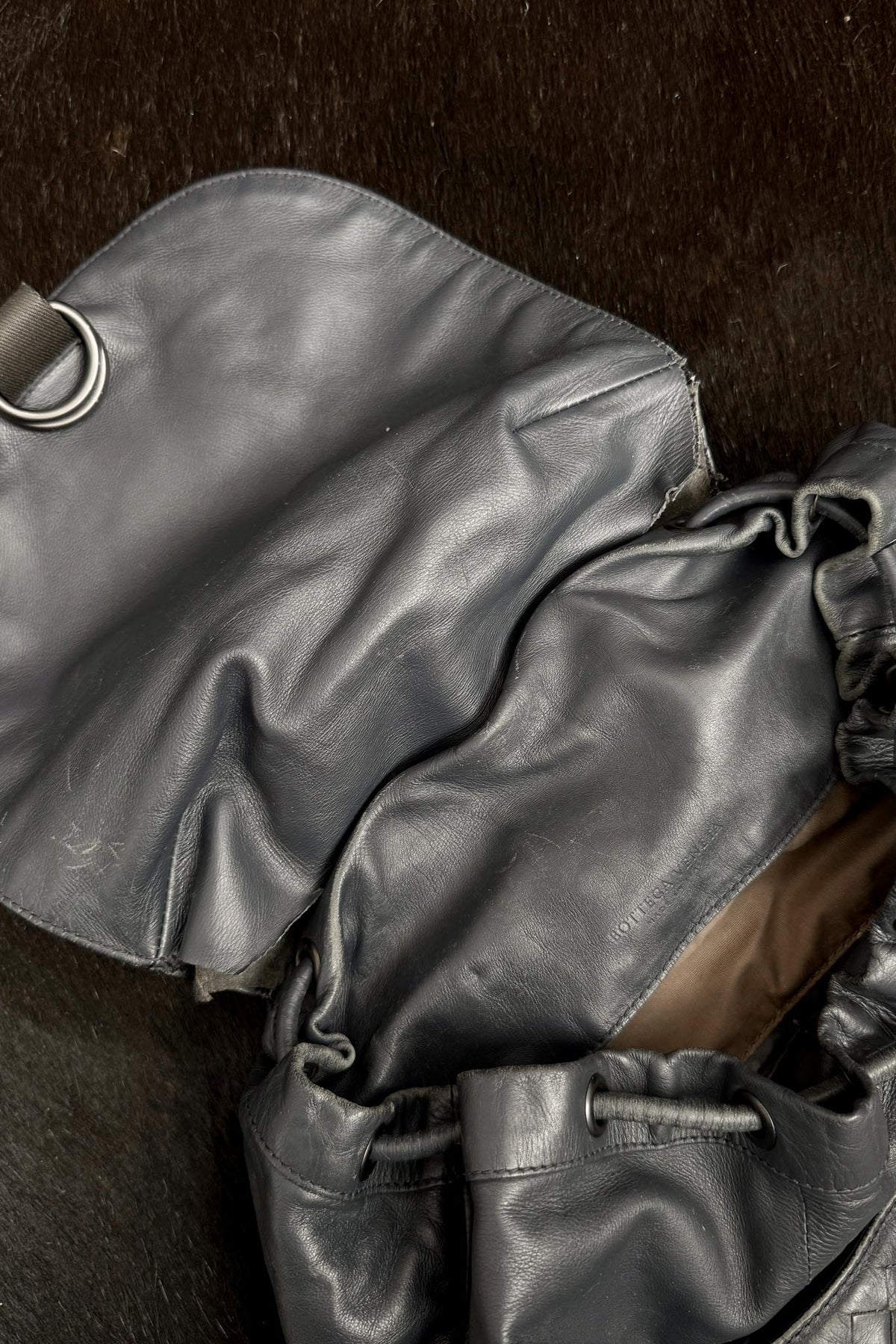 Vintage Bottega Veneta Lederrucksack in Dunkelblau mit Intrecciato-Details