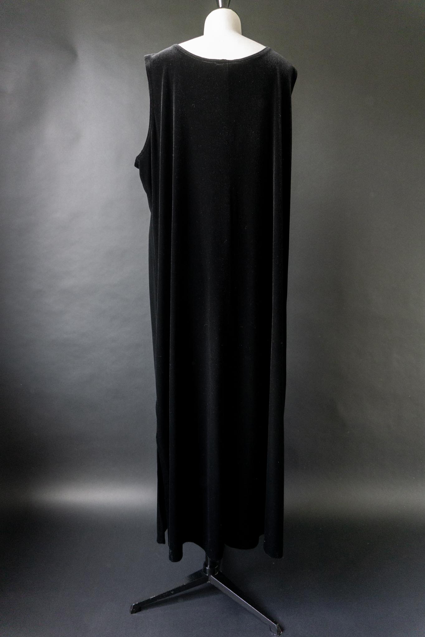 Vintage Samt-Maxikleid mit Ornamentborte, XL–XL