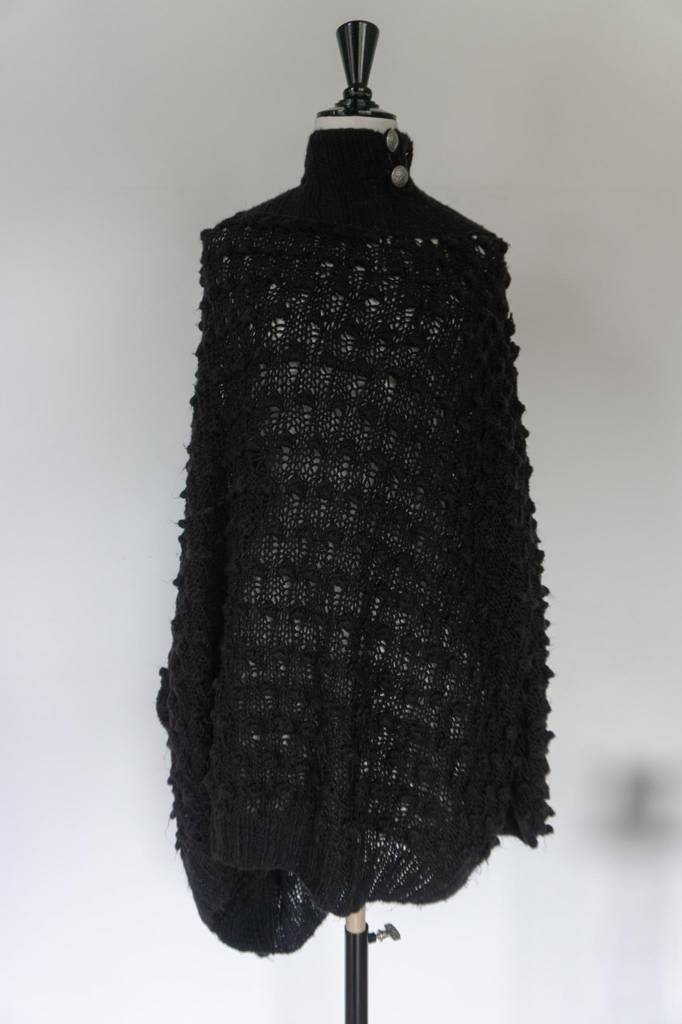 Handgestrickter Oversized Pullover mit Noppenstruktur in Schwarz, M–XXXL