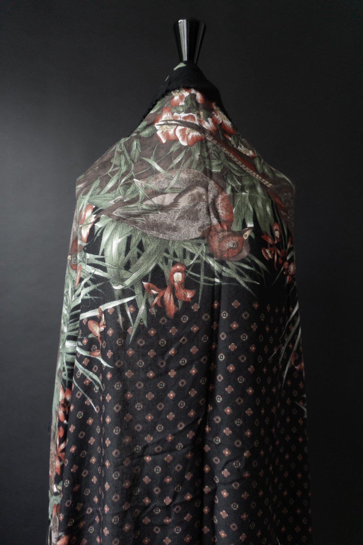 Vintage XXL Wolltuch mit botanischem Naturmotiv