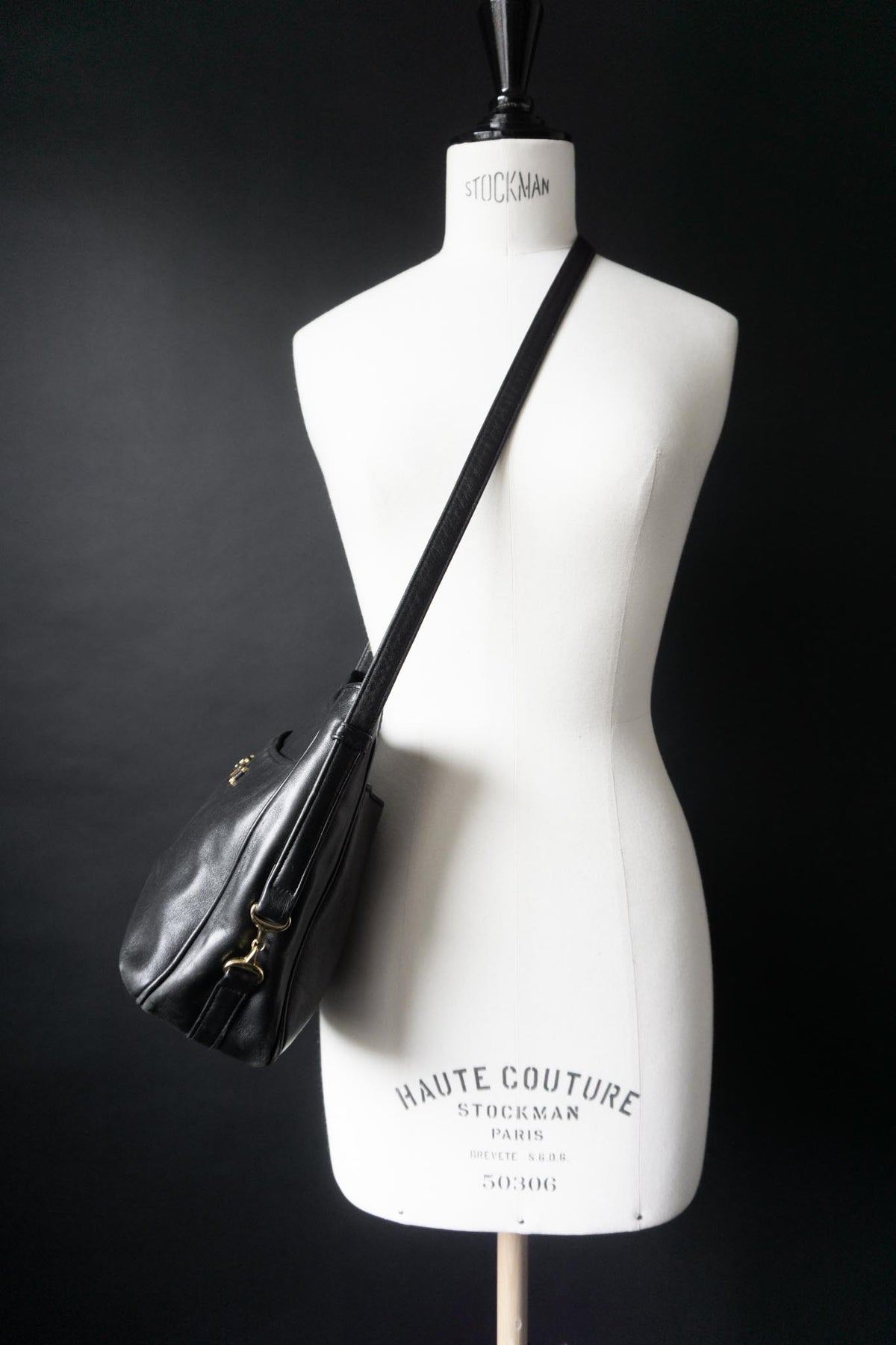 Vintage Aigner Beuteltasche 90er Jahren | Black Leather Crossbody Bag