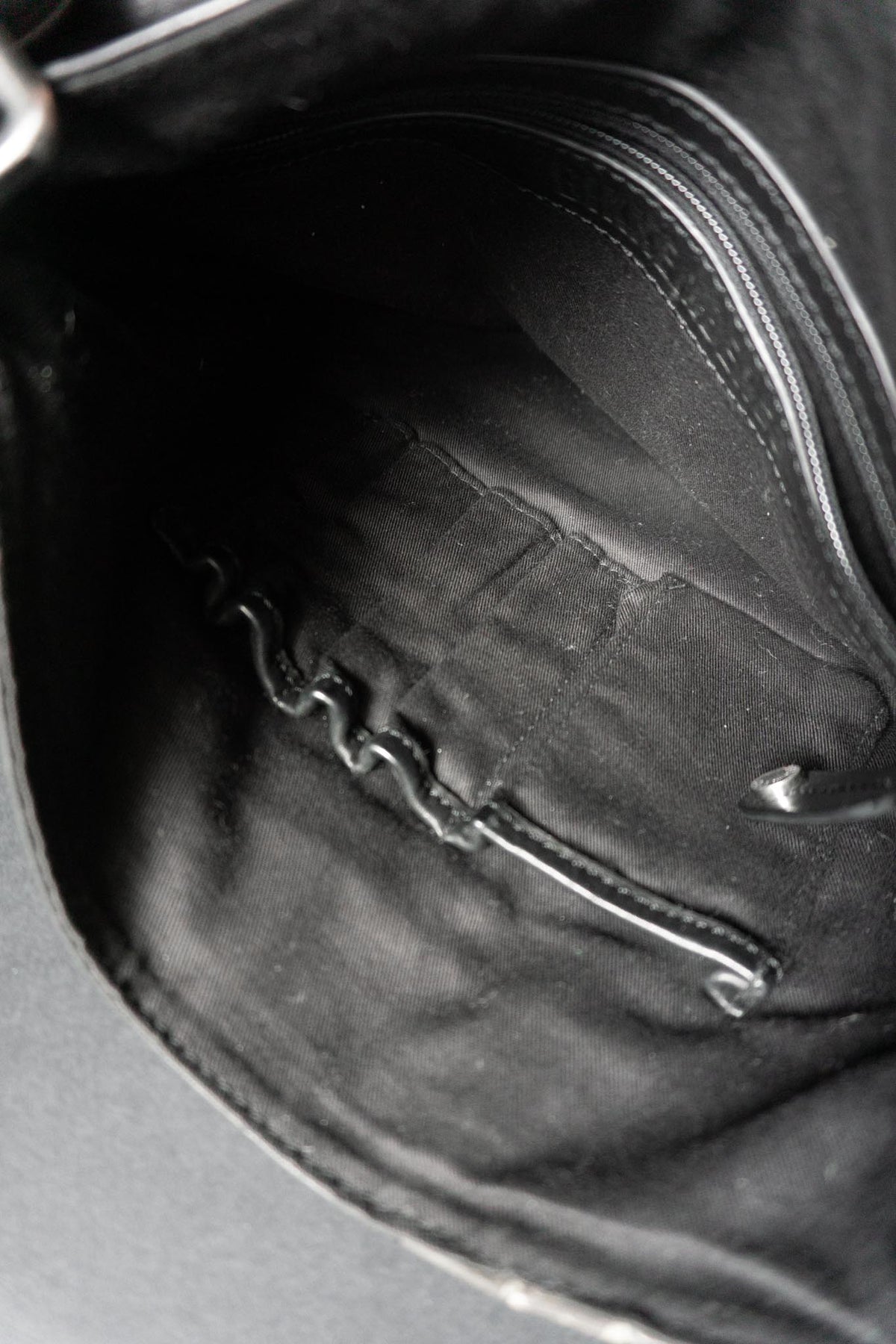 Vintage Bikkembergs Leder Umhängetasche in Schwarz | Y2K Designer Crossbody Bag