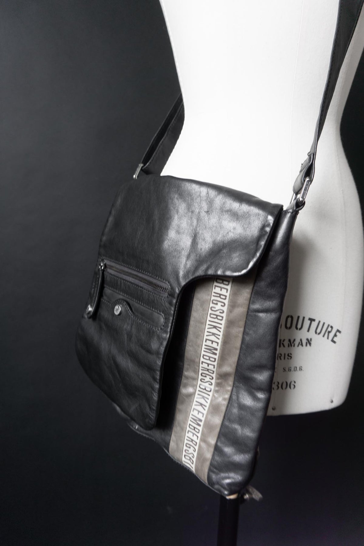 Vintage Bikkembergs Leder Umhängetasche in Schwarz | Y2K Designer Crossbody Bag