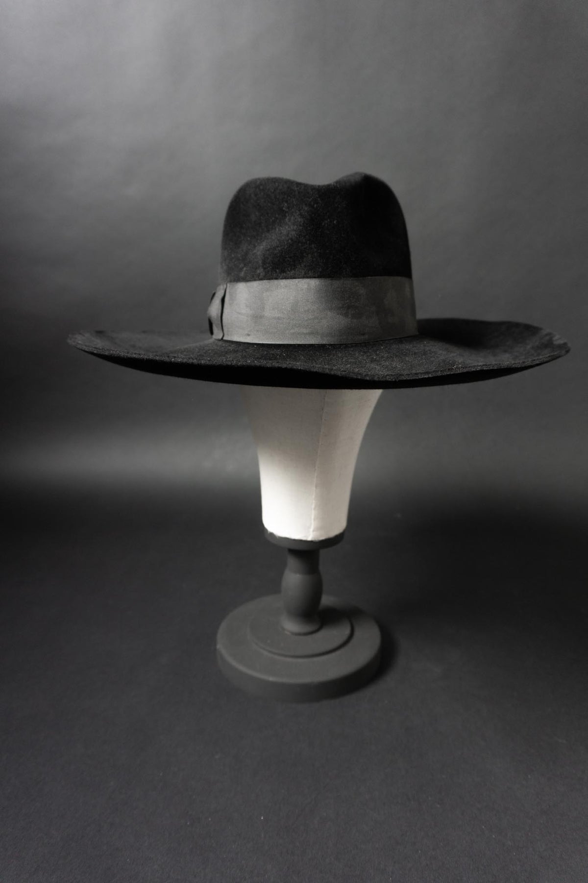 Vintage Fedora Hut, Schwarz, breite Krempe, 60