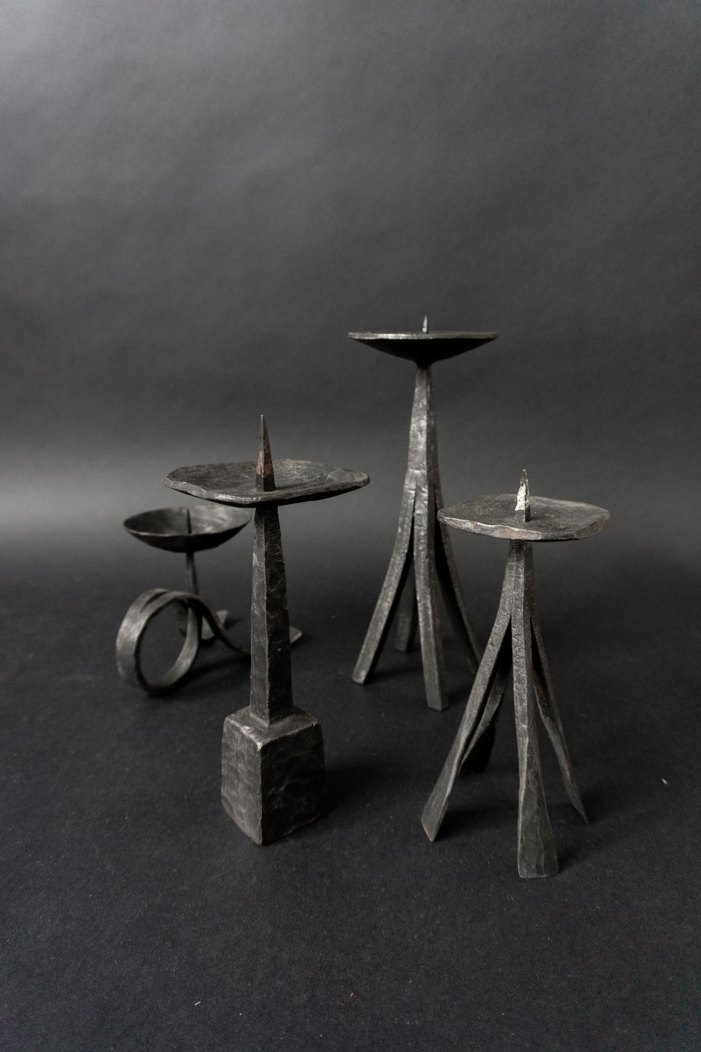 Vintage Brutalist Kerzenständer aus handgeschmiedetem Eisen – 4er Set, 1960s