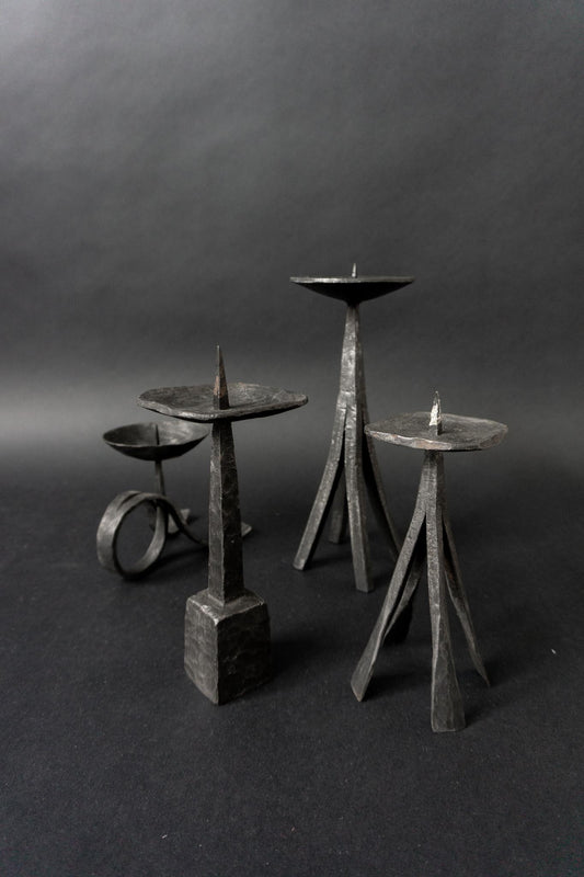 Vintage Brutalist Kerzenständer aus handgeschmiedetem Eisen – 4er Set, 1960s