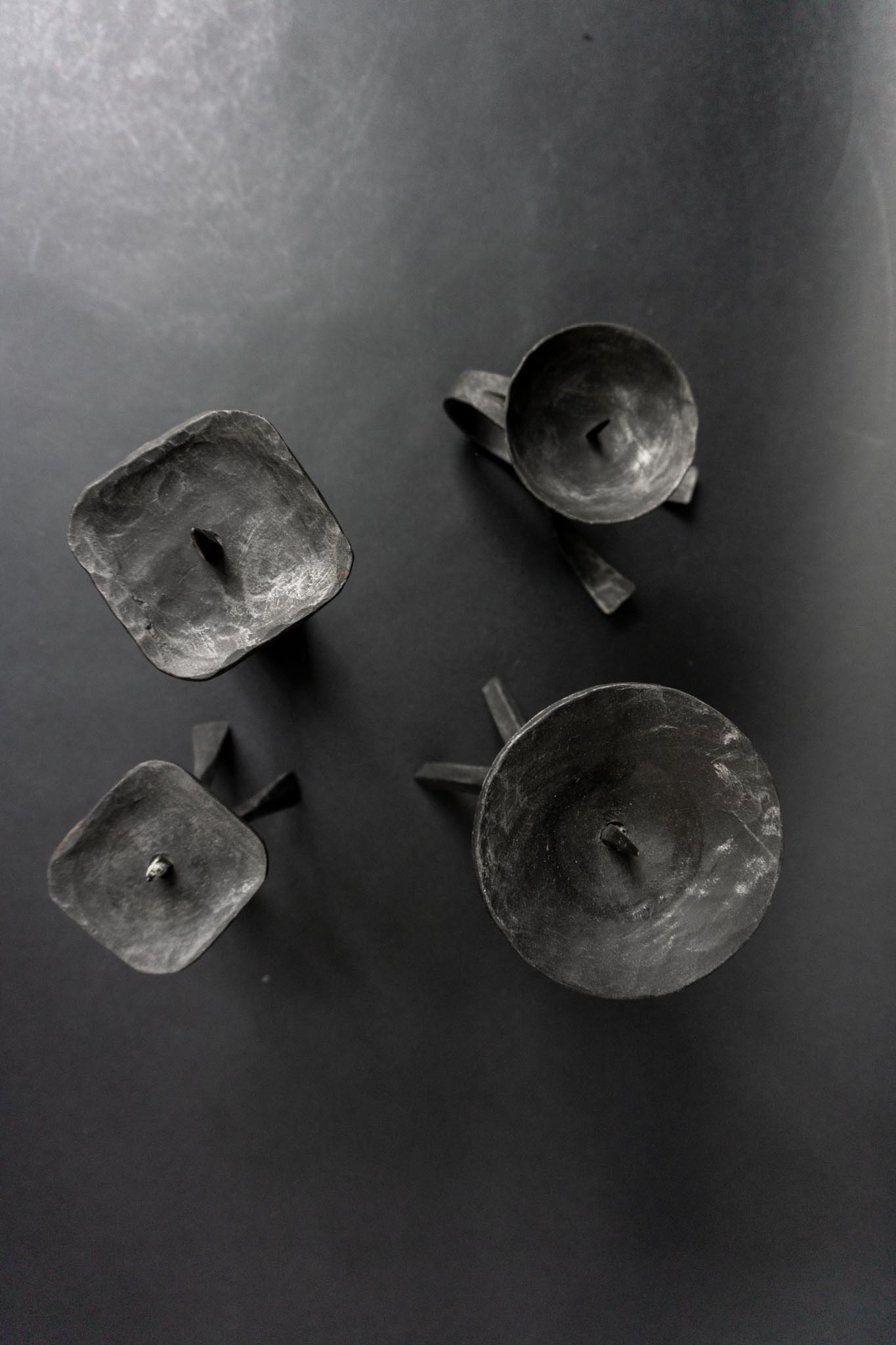 Vintage Brutalist Kerzenständer aus handgeschmiedetem Eisen – 4er Set, 1960s