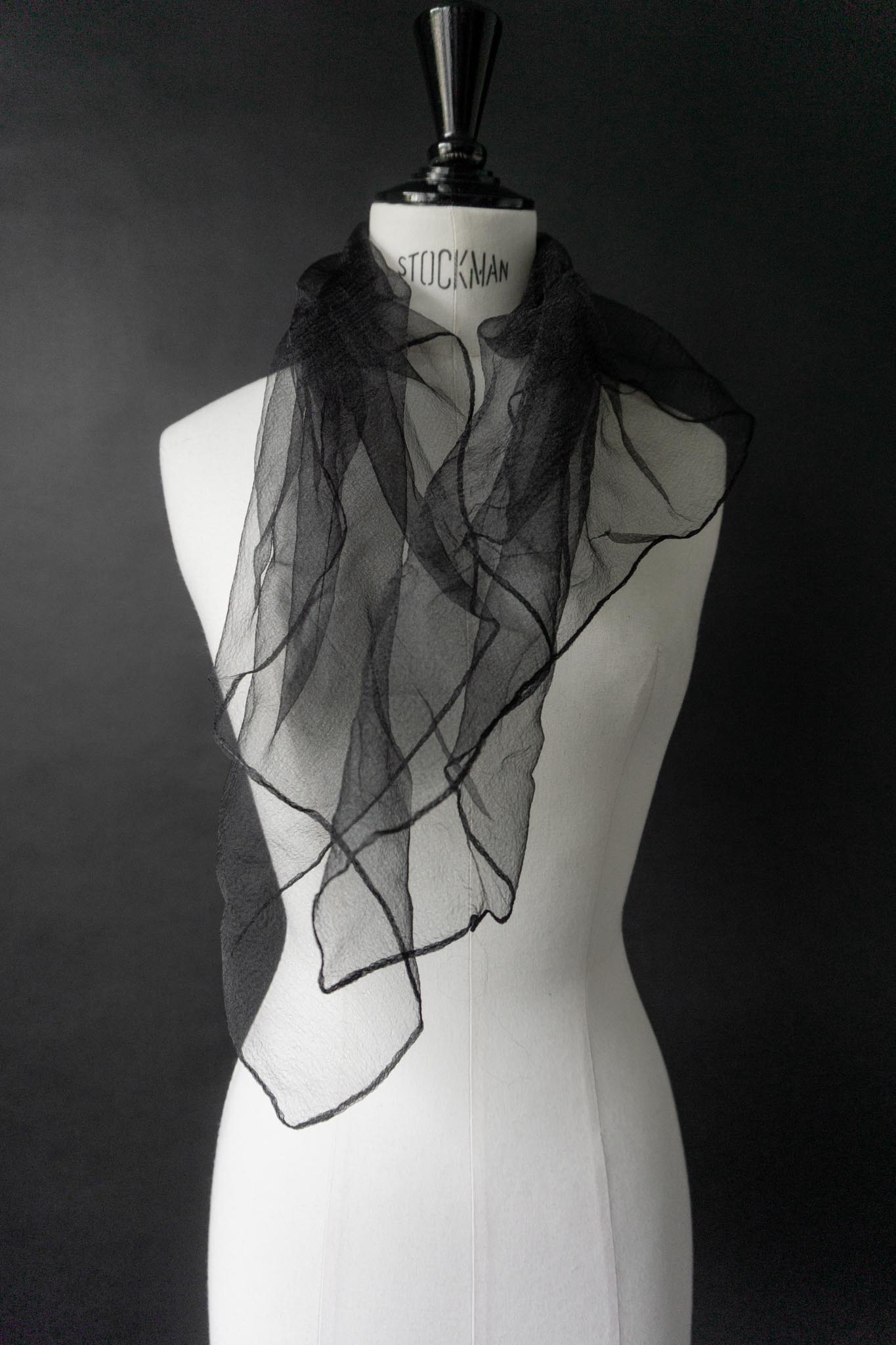 Transparentes schwarzes Vintage Chiffon-Tuch