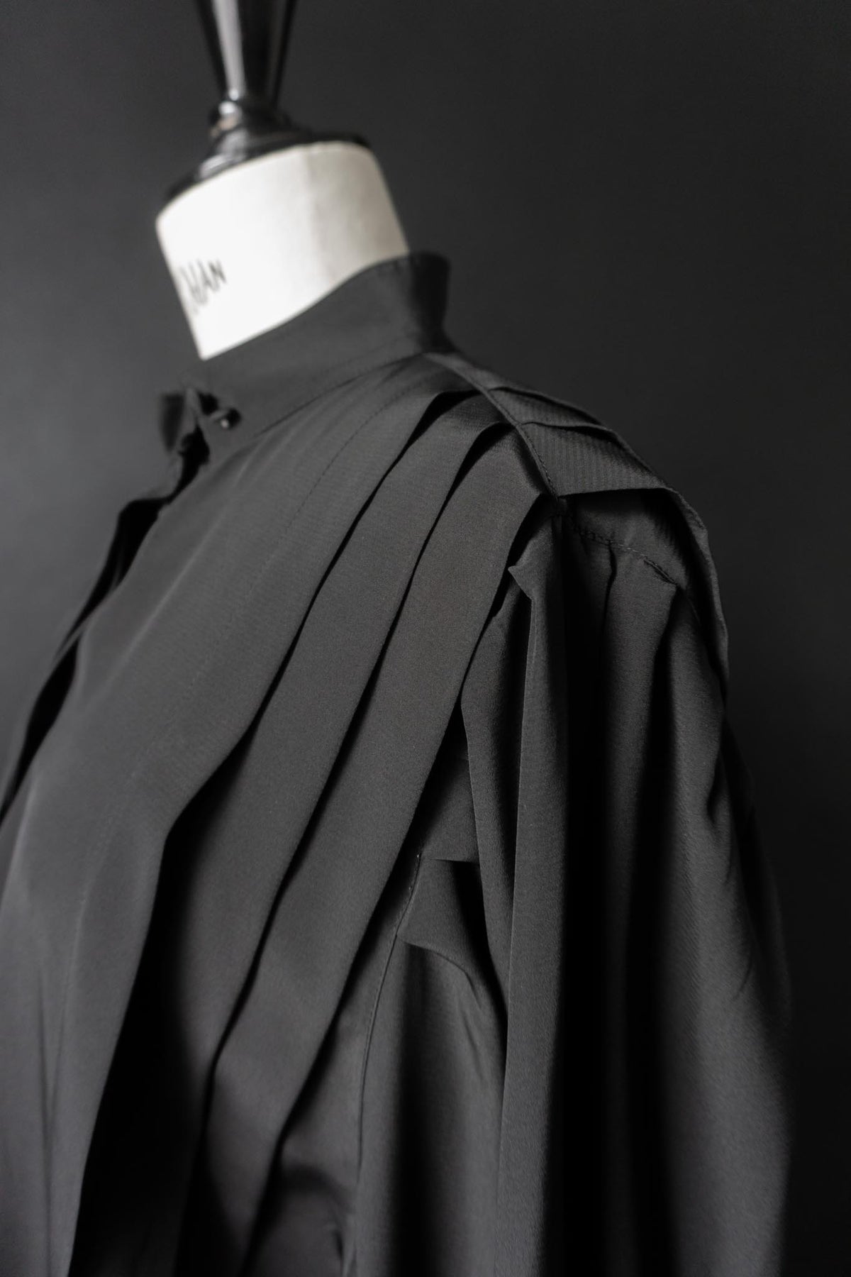 Vintage 80s Vampy Bluse, Plisseefalten, M–XL