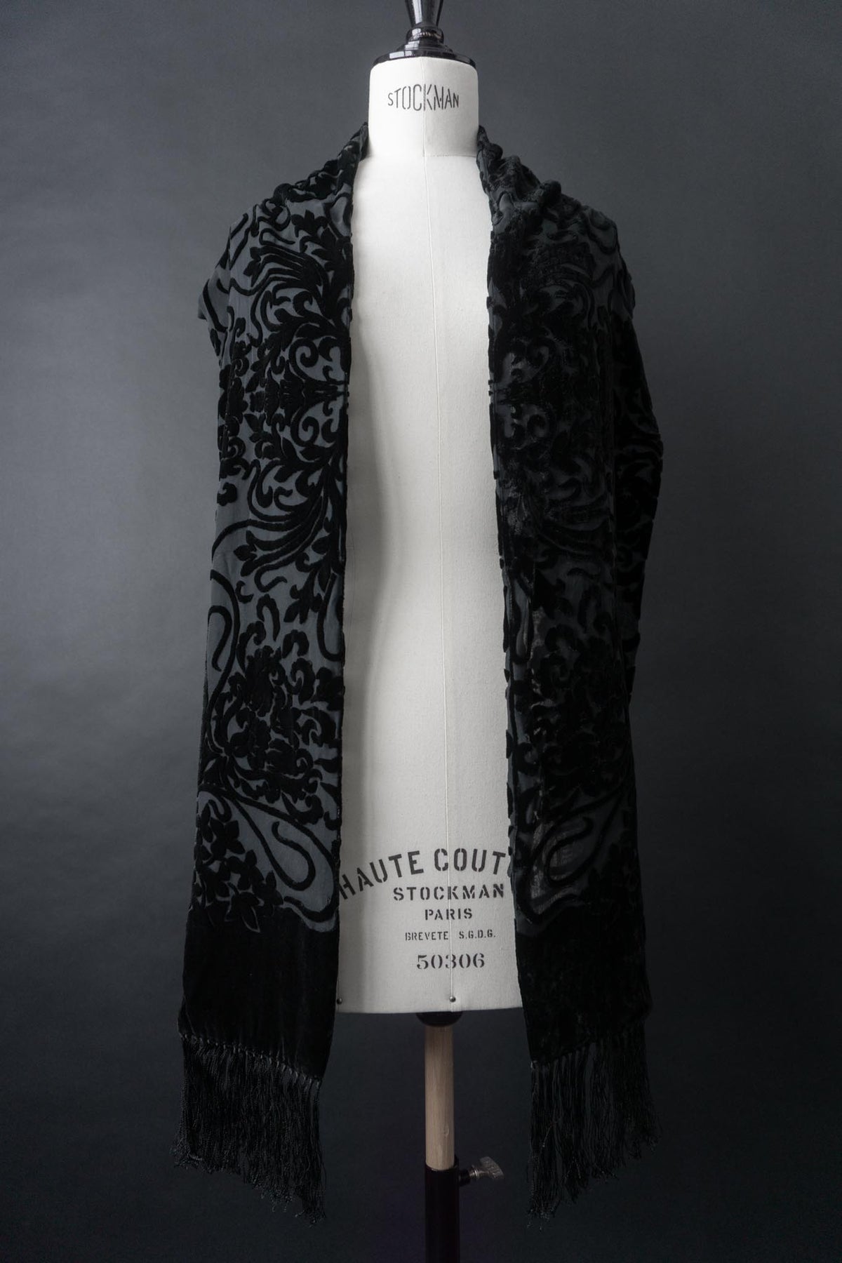 Vintage 90s Witchy Samtschal mit Ausbrennermuster und Fransen