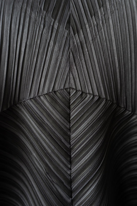Vintage Pleats Please Issey Miyake – Architektonisches Plissee-Top in Anthrazit, S–XL