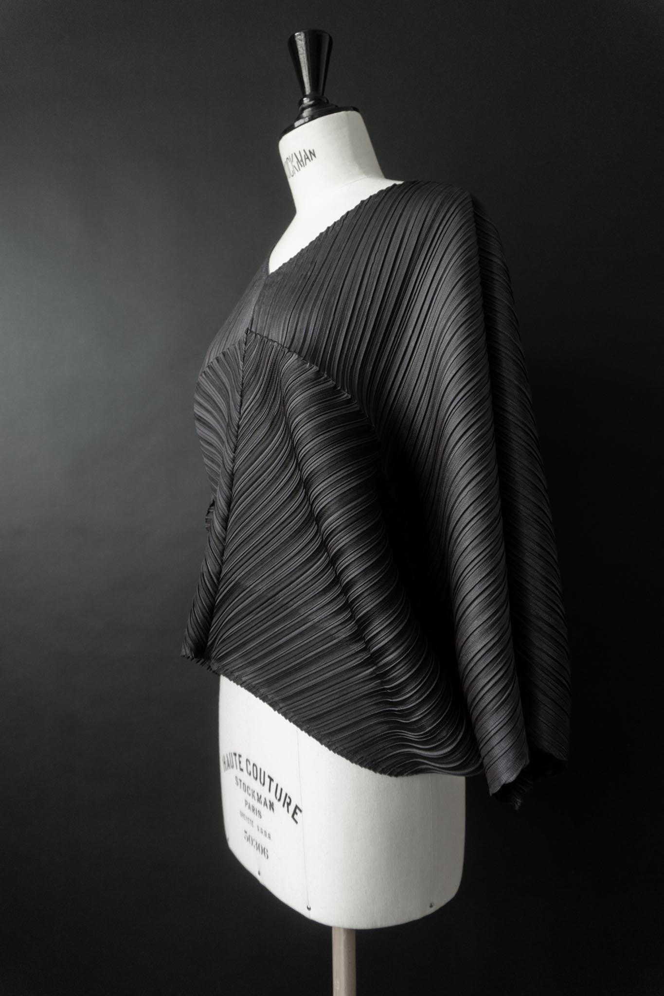 Vintage Pleats Please Issey Miyake – Architektonisches Plissee-Top in Anthrazit, S–XL