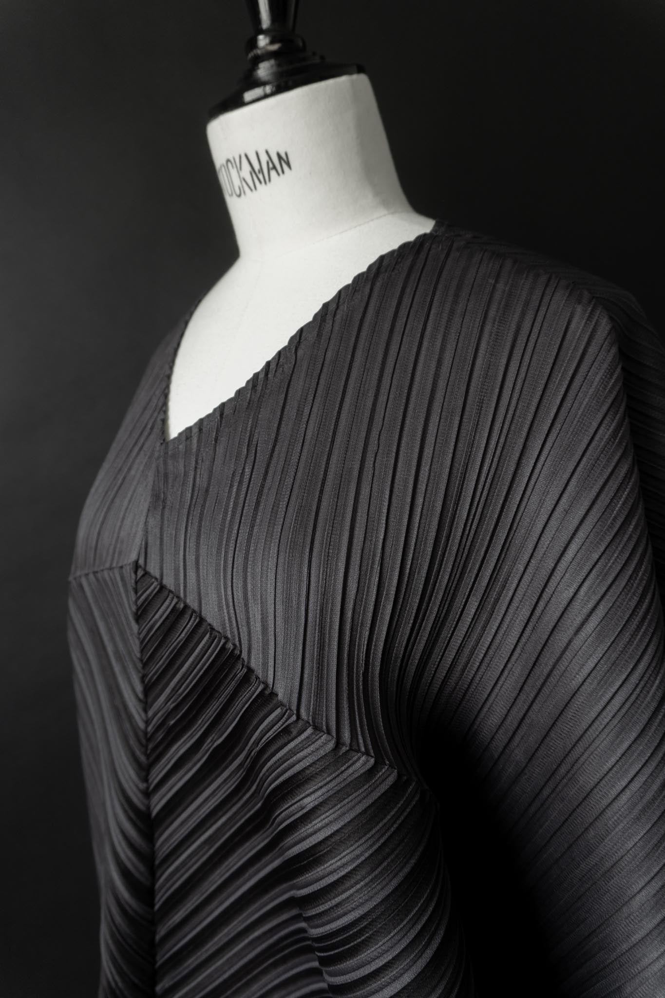 Vintage Pleats Please Issey Miyake – Architektonisches Plissee-Top in Anthrazit, S–XL