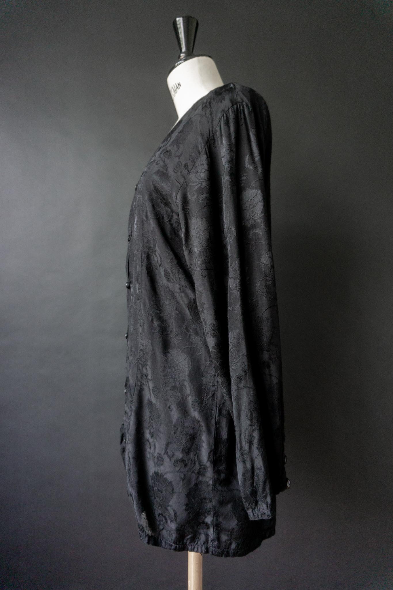 Vintage 80s Viskosebluse Schwarz mit floralem Jacquardmuster, S–M