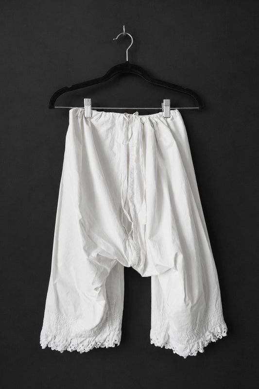 Antike Bloomer Shorts mit Lochstickerei, M–XXL