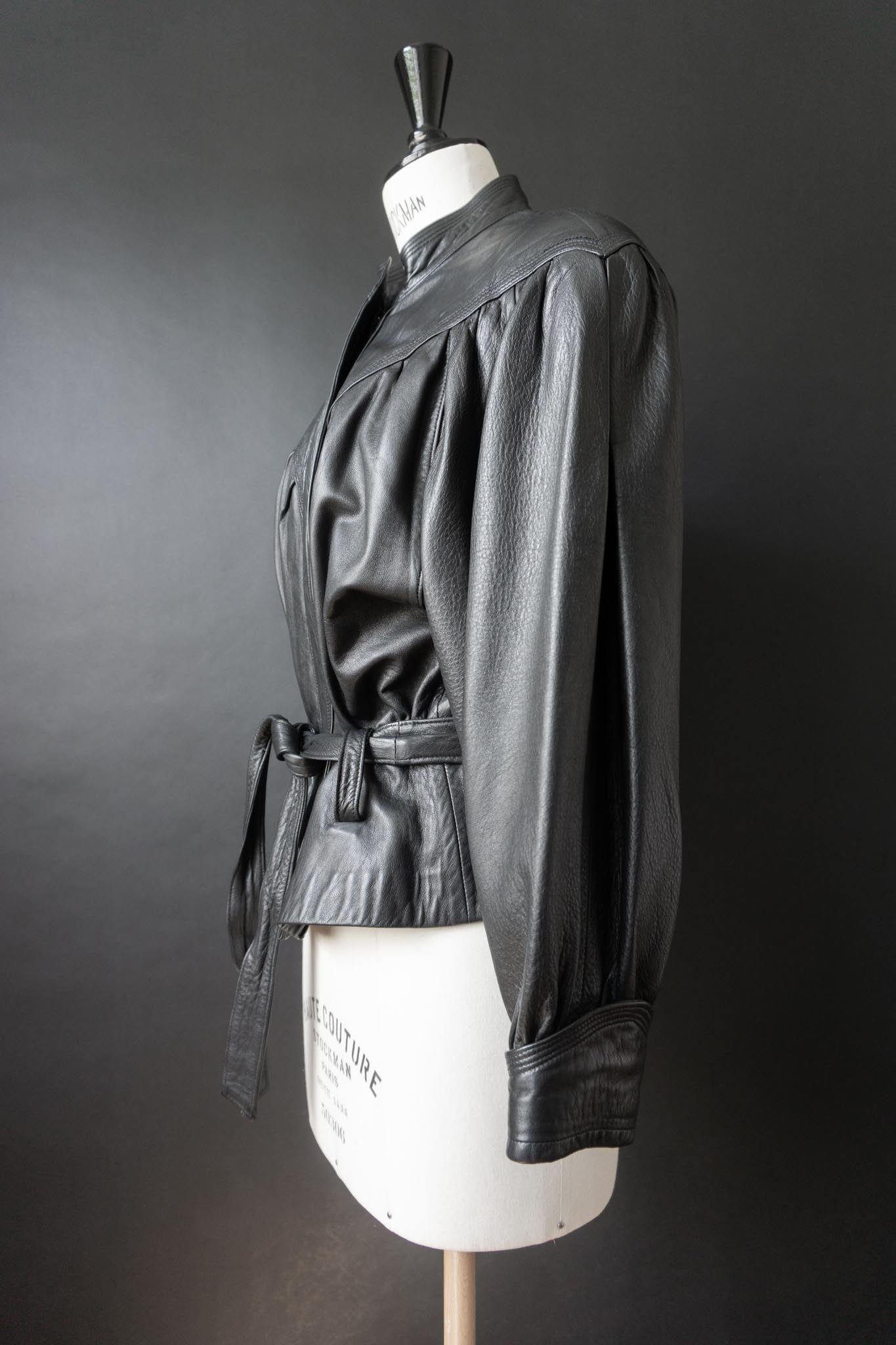 Vintage 80s Babybat Lederjacke mit Zipper und Gürtel, S–M