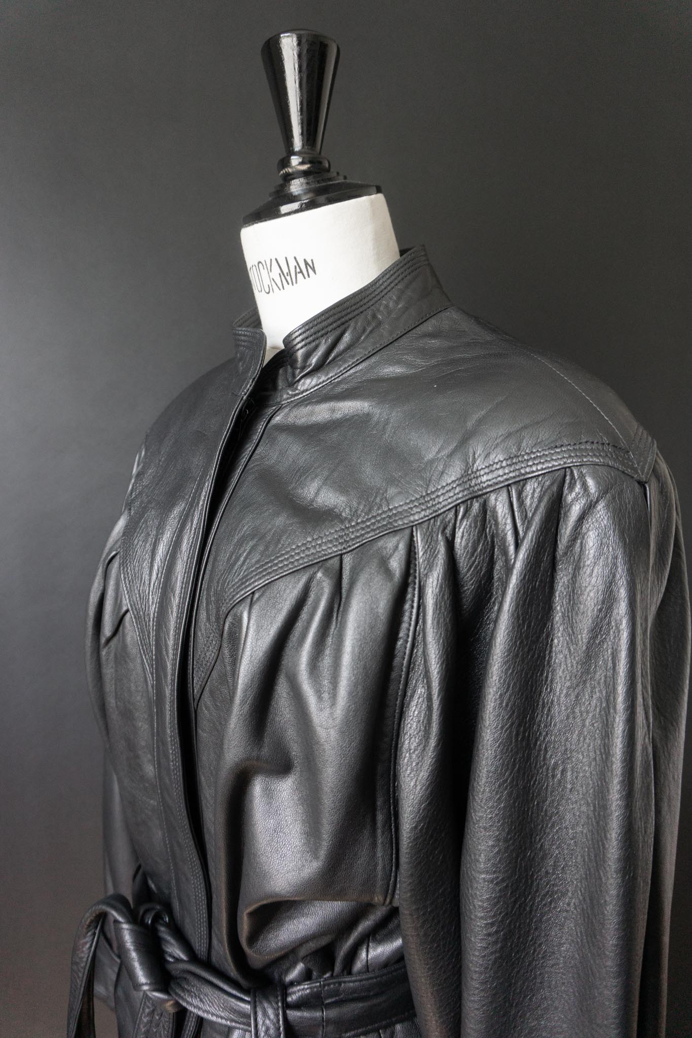 Vintage 80s Babybat Lederjacke mit Zipper und Gürtel, S–M