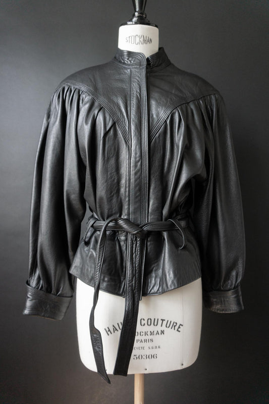 Vintage 80s Babybat Lederjacke mit Zipper und Gürtel, S–M