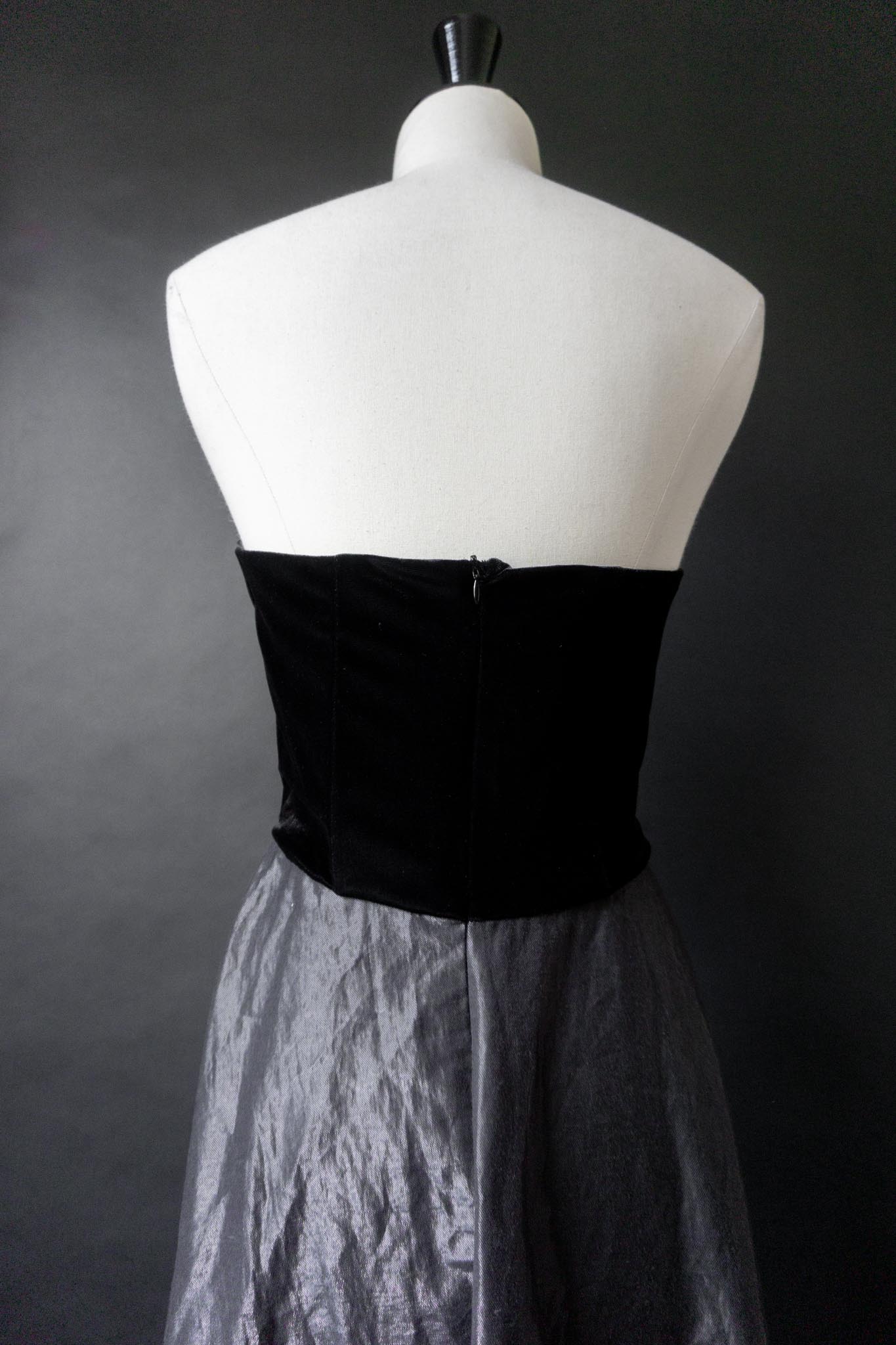 Vintage 90s Samt Maxikleid mit weitem Taftrock in Schwarz, M–L