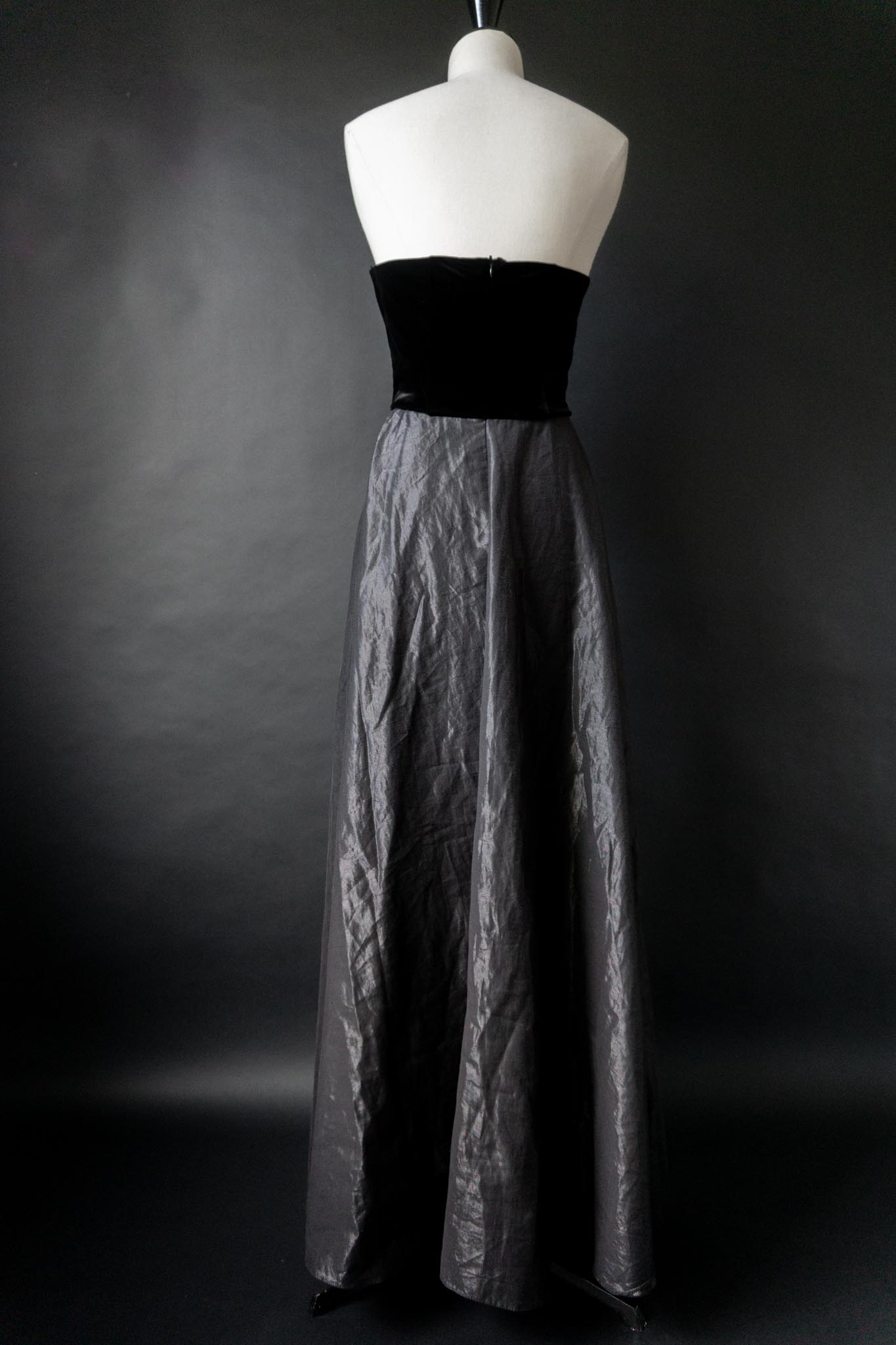 Vintage 90s Samt Maxikleid mit weitem Taftrock in Schwarz, M–L