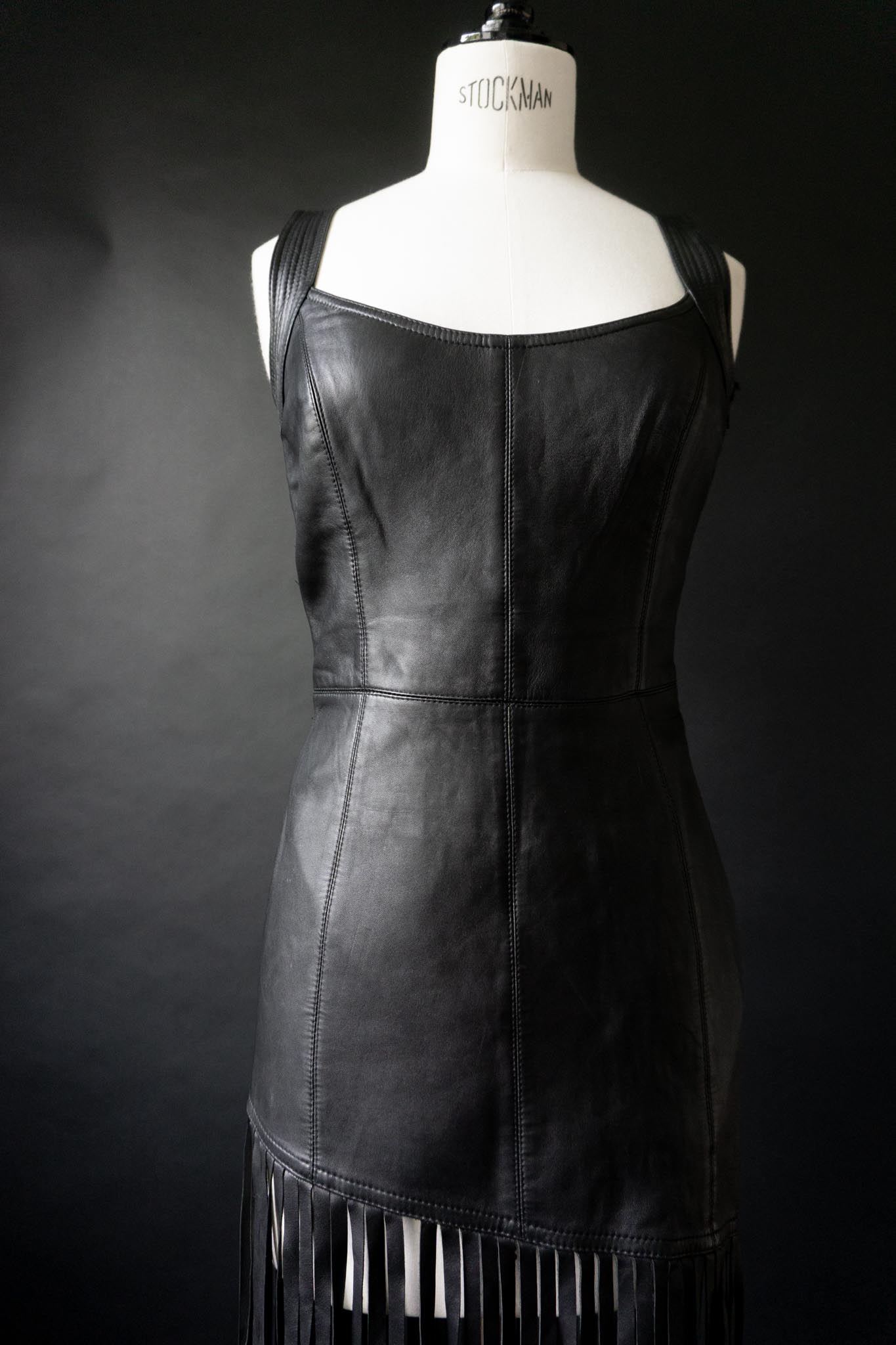 Vintage 80s Escada Lederkleid mit Fransen, Runway Piece, XS-S
