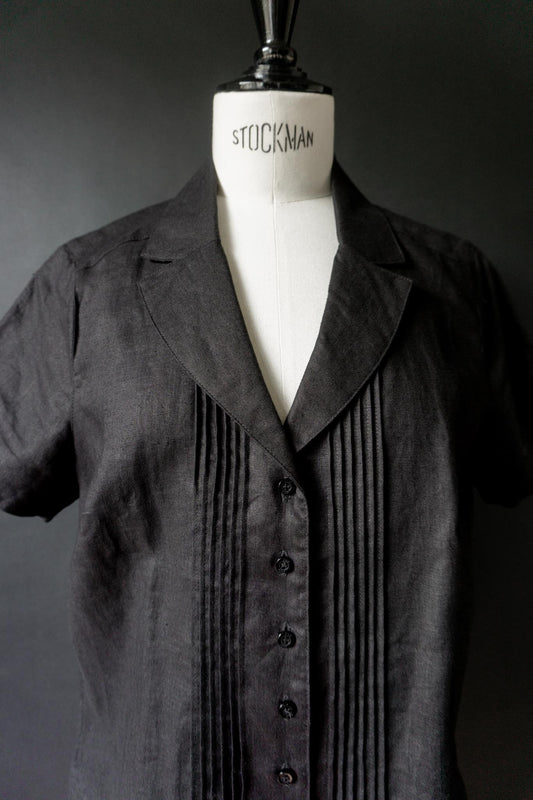 Schwarzes Vintage Kurzarmhemd aus Leinen mit Biesen, S–M