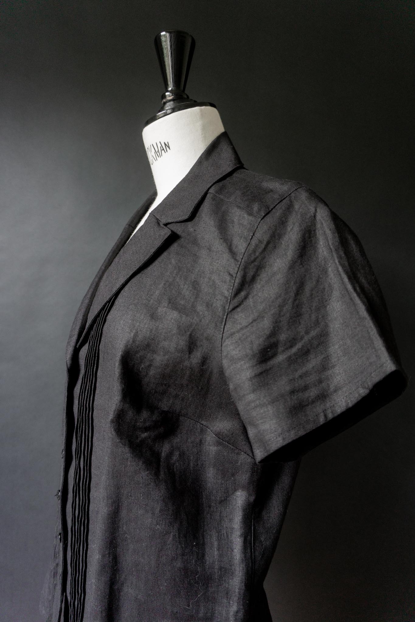 Schwarzes Vintage Kurzarmhemd aus Leinen mit Biesen, S–M