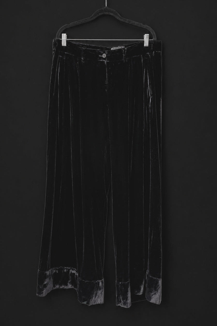 Schwarze Ann Demeulemeester Samthose mit Seidenanteil und weitem Bein aus Samt.