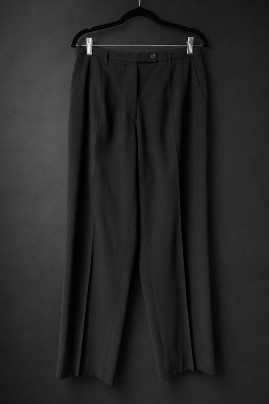Original Jil Sander Vintage Hose aus den 90er Jahren. Made in Italy, minimalistischer Schnitt und edler Midnight-Black-Farbton.
