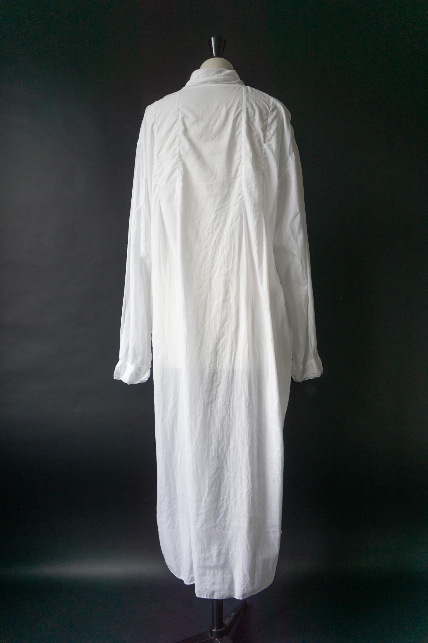 Antikes Baumwoll-Nachthemd mit Spitzenborte, M–XL theplaincircle vintage