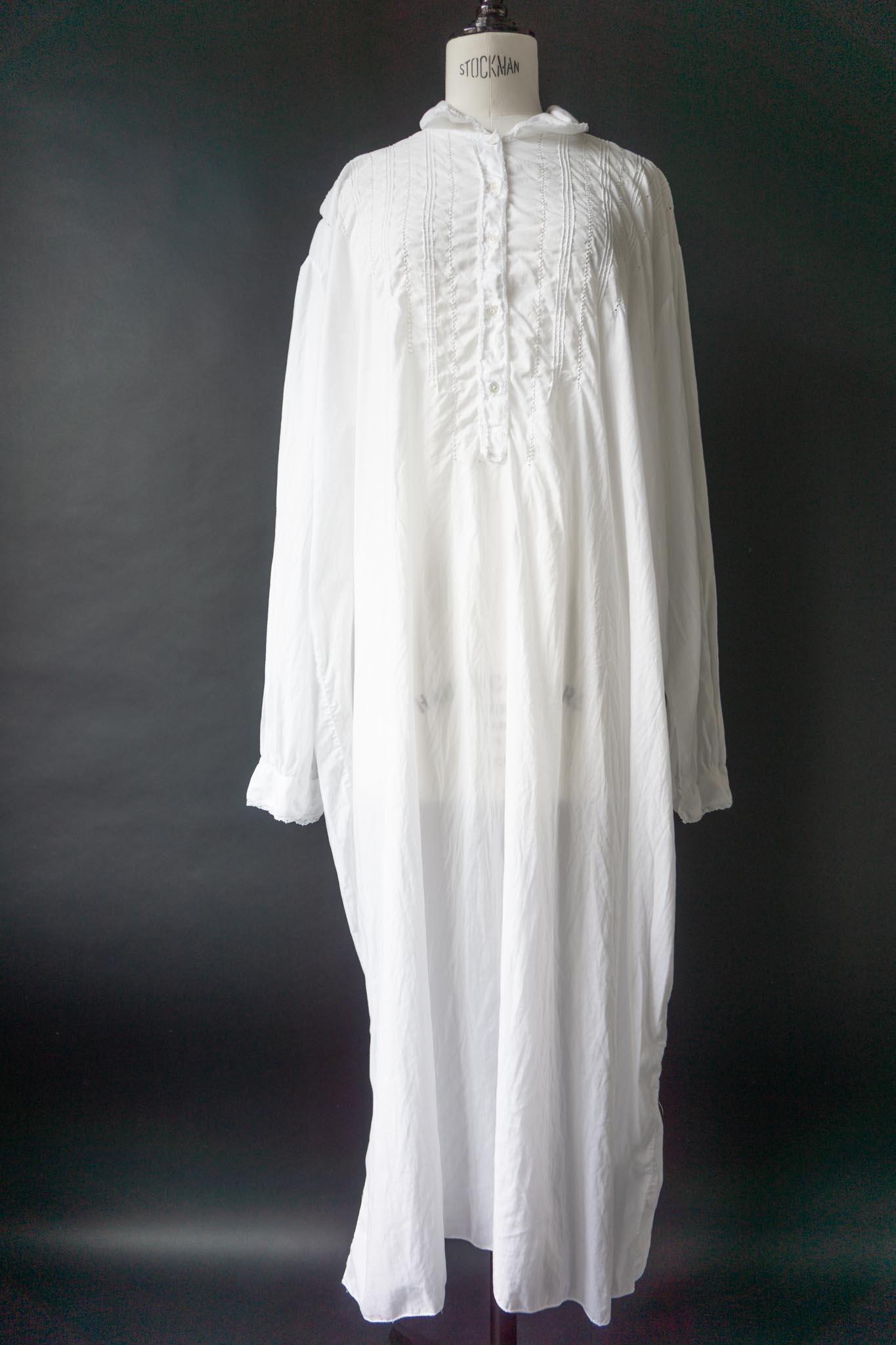 Antikes Baumwoll-Nachthemd mit Spitzenborte, M–XL theplaincircle vintage