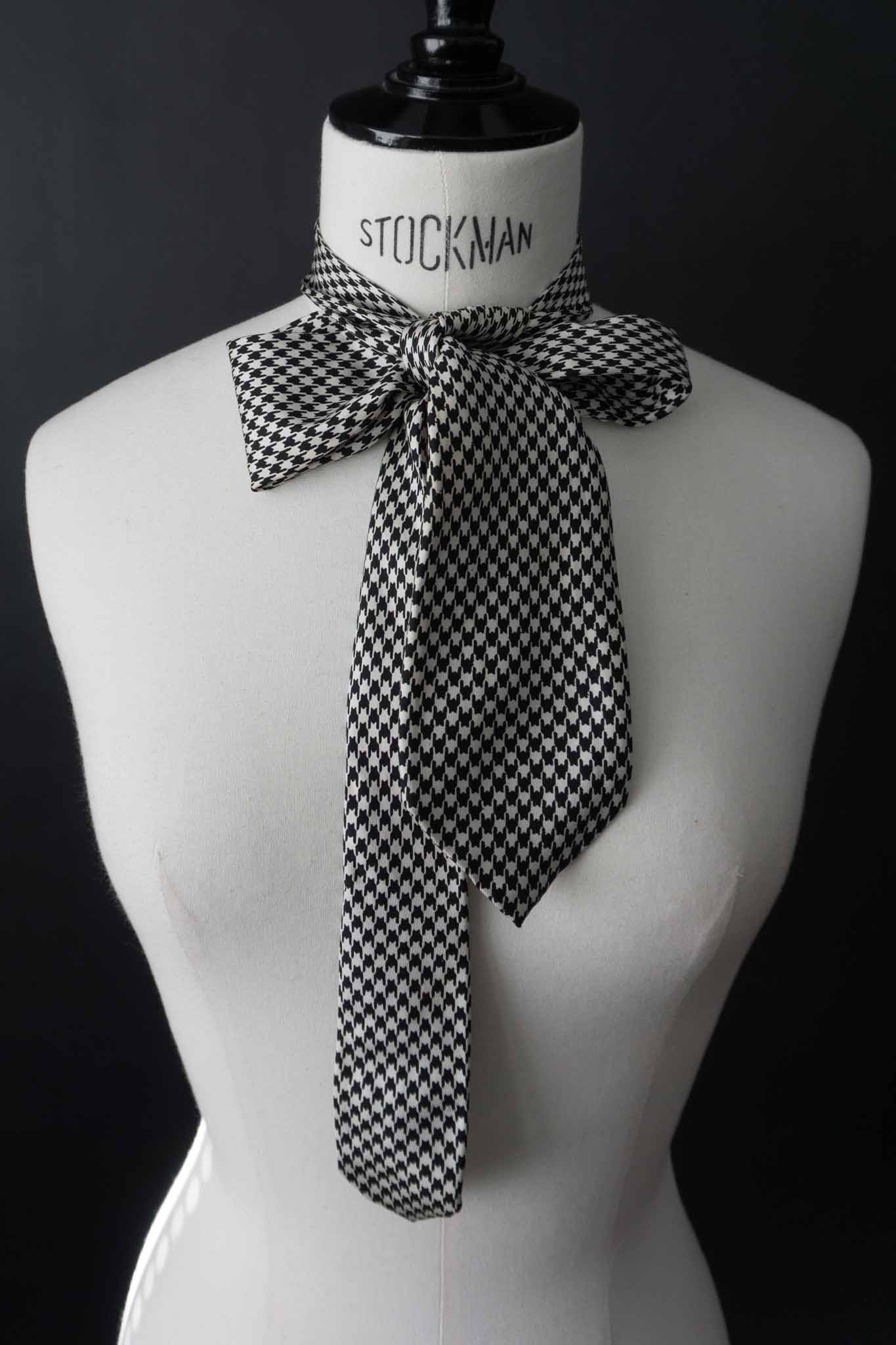 Vintage Hahnentritt-Krawatte in Schwarz-Weiß, 80s Retro Accessoire – theplaincircle vintage