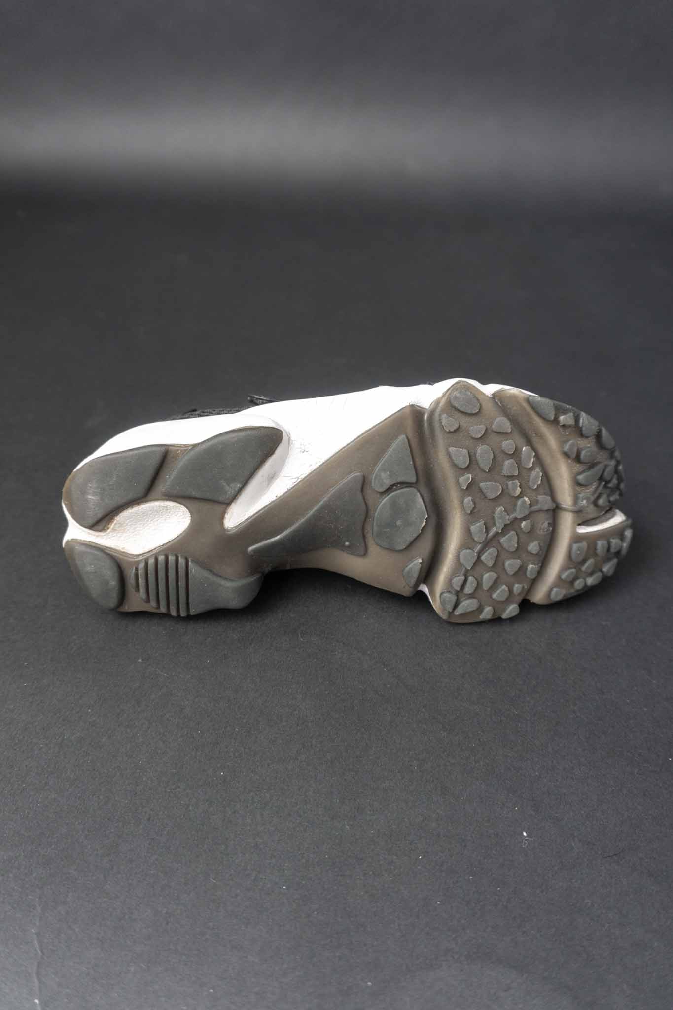 Schwarzer Vintage Nike Air Rift Sneaker mit Split-Toe-Design