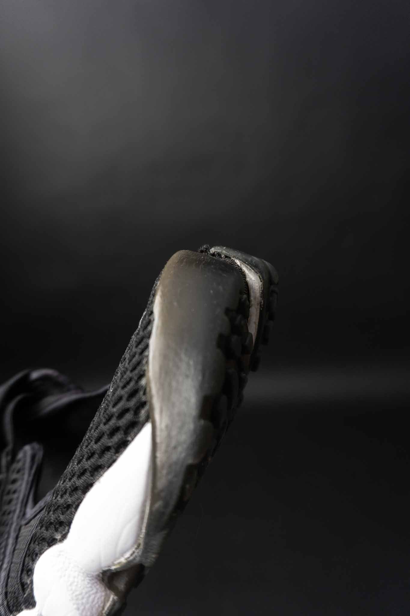 Schwarzer Vintage Nike Air Rift Sneaker mit Split-Toe-Design