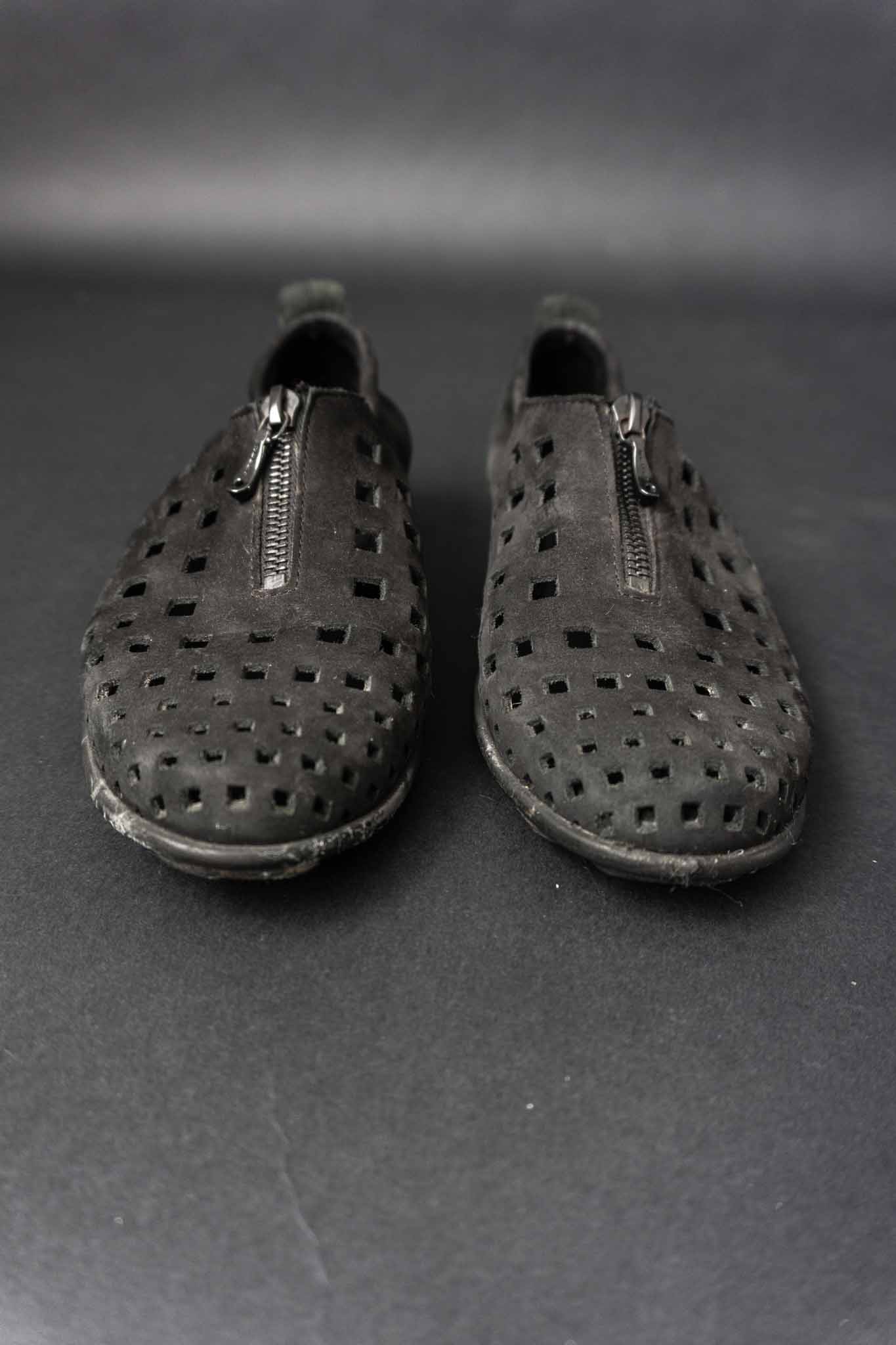 Arche Cut-Out Leather Slip-Ons — Minimalist French Design, 38 theplaincircle vintage