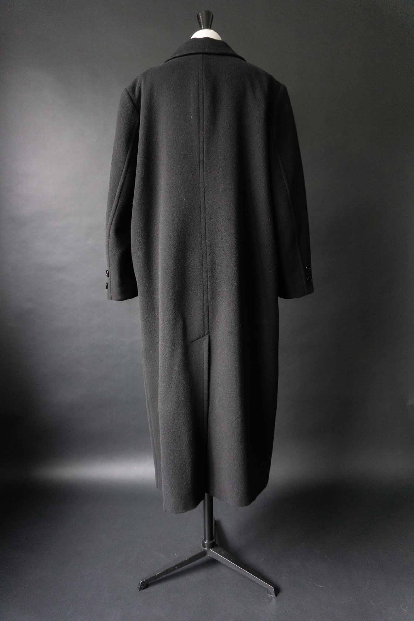 Langer schwarzer Vintage-Wollmantel mit Doppelreihe – minimalistischer Schnitt, handverlesen von theplaincircle vintage