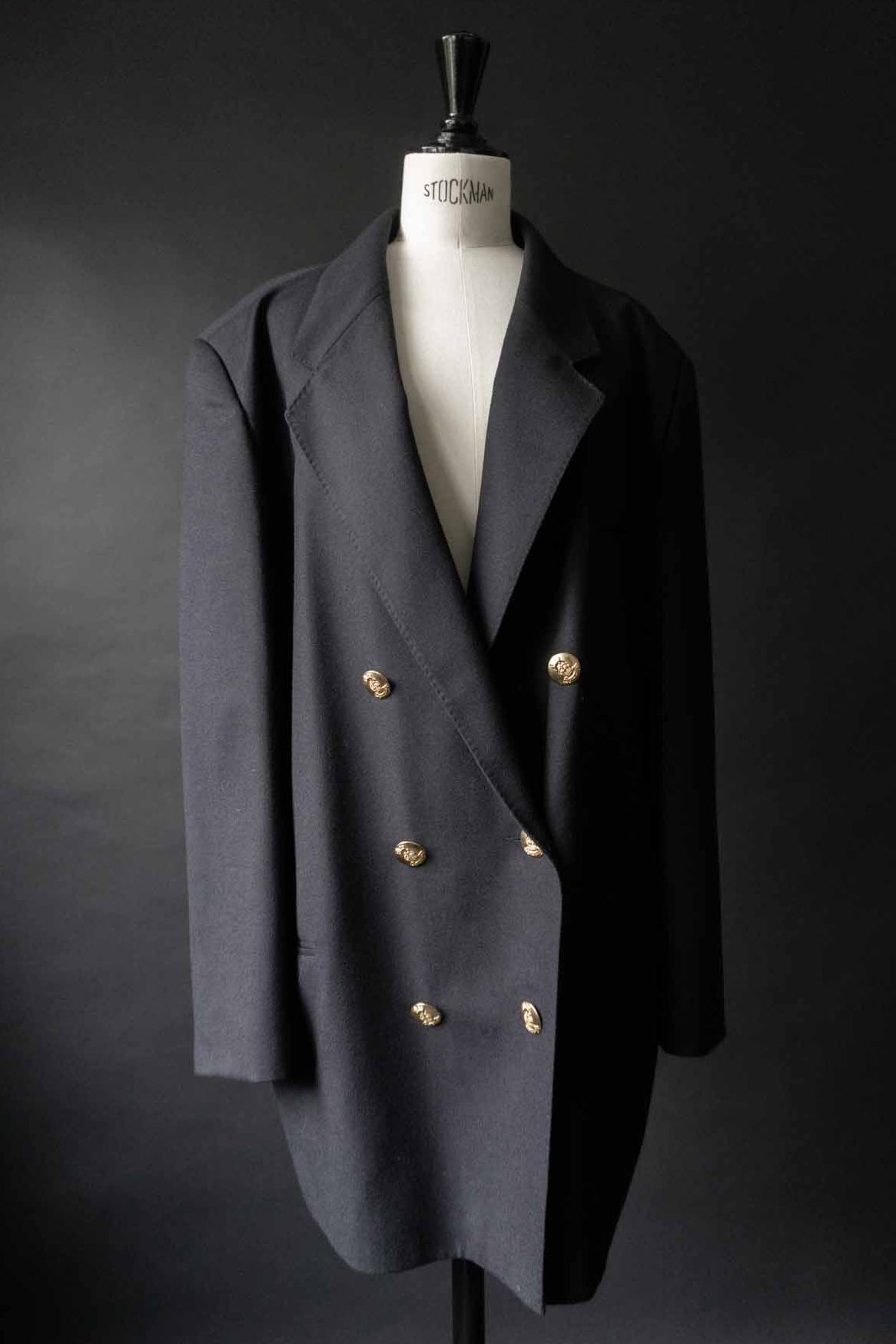 Doppelreihiger Vintage Blazer in Navy mit goldenen Knöpfen aus Schurwolle – eleganter Damenblazer von theplaincircle vintage