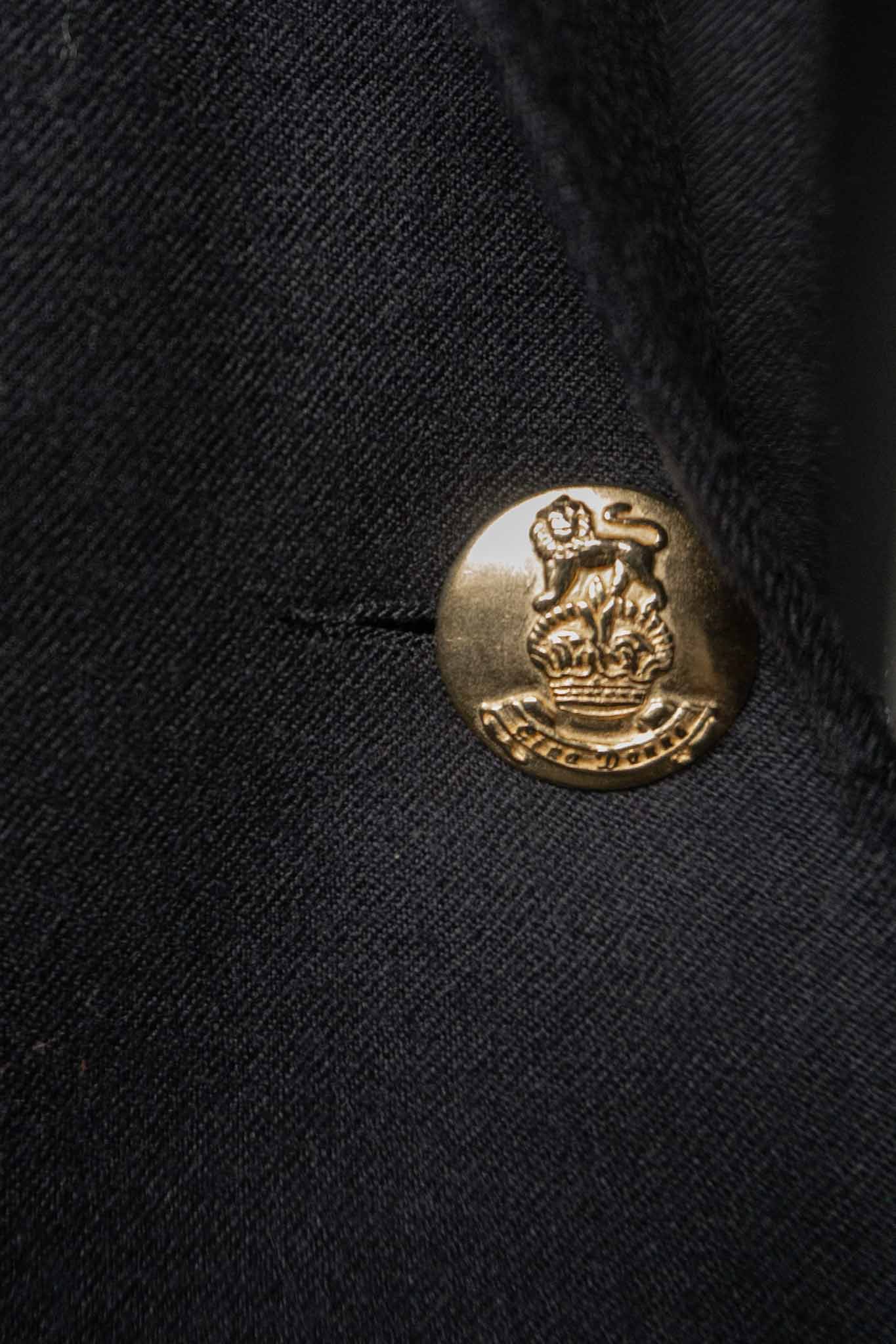 Doppelreihiger Vintage Blazer in Navy mit goldenen Knöpfen aus Schurwolle – eleganter Damenblazer von theplaincircle vintage