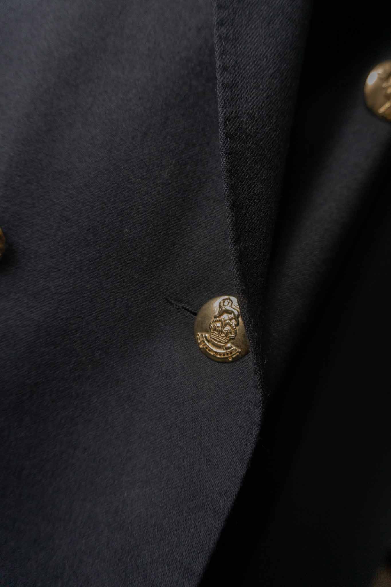 Doppelreihiger Vintage Blazer in Navy mit goldenen Knöpfen aus Schurwolle – eleganter Damenblazer von theplaincircle vintage