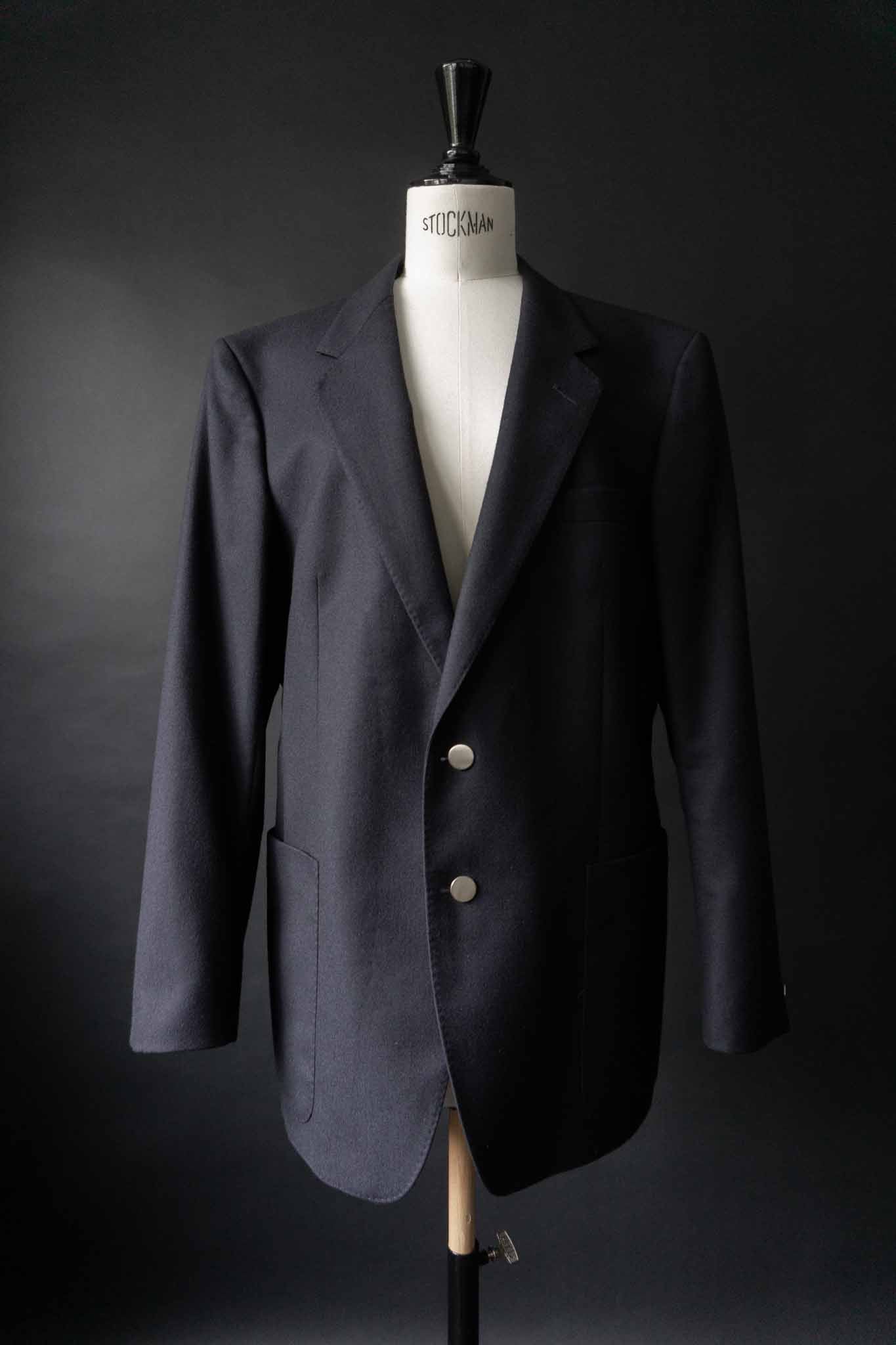 Navyfarbener Vintage Blazer aus Wolle mit silbernen, gebürsteten Knöpfen – minimalistischer Oversized Blazer von theplaincircle vintage