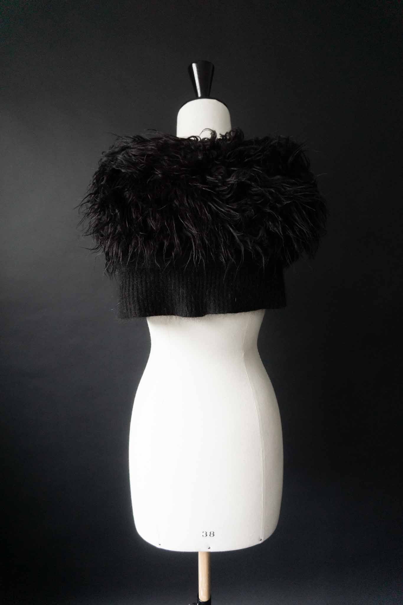 Schwarzer Vintage-Schal mit Fake-Fur-Besatz – aus Angora-Wollmischung, handverlesen von theplaincircle vintage