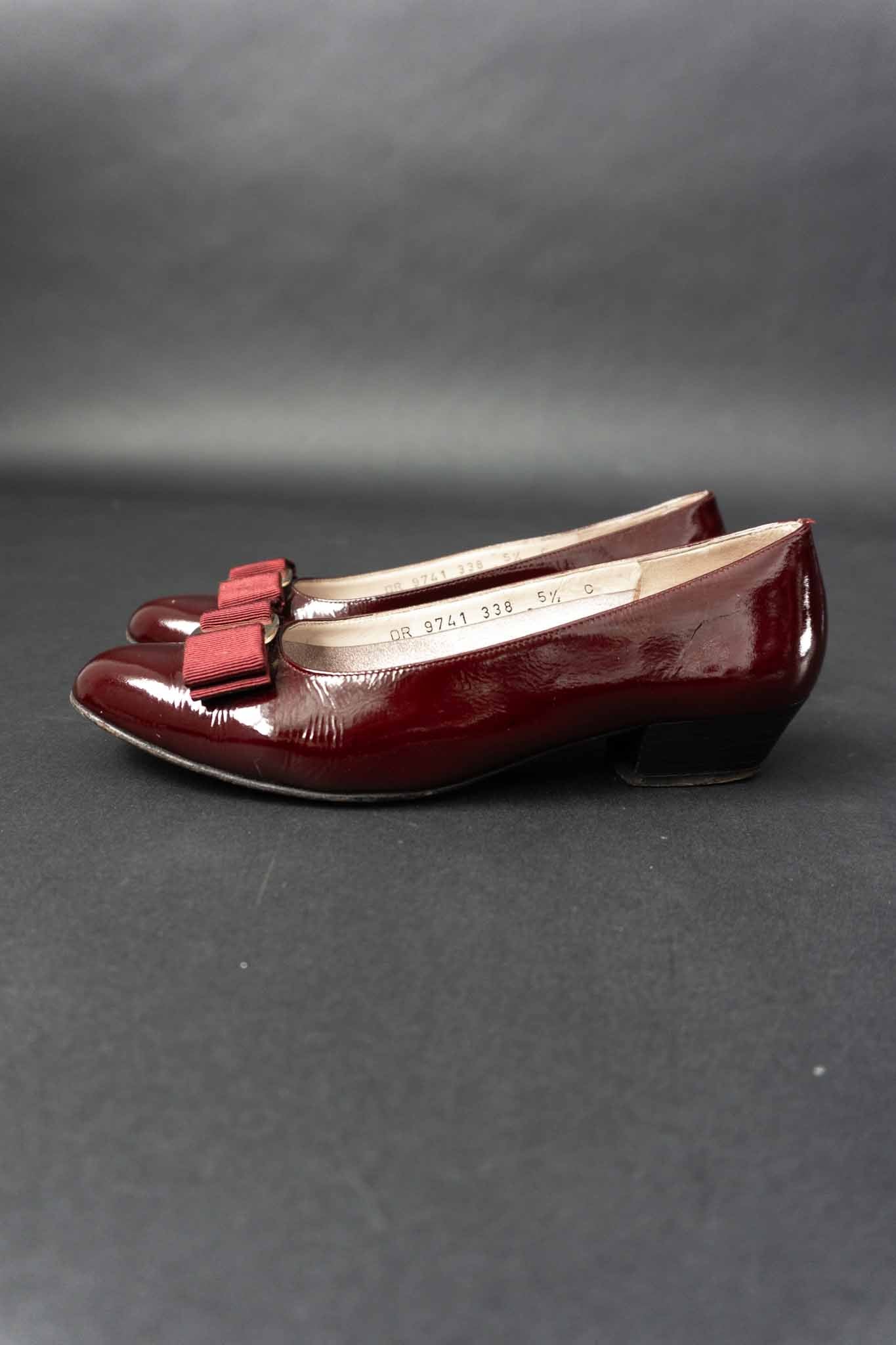 Vintage Salvatore Ferragamo Vara Ballerinas, Lackleder, 5,5